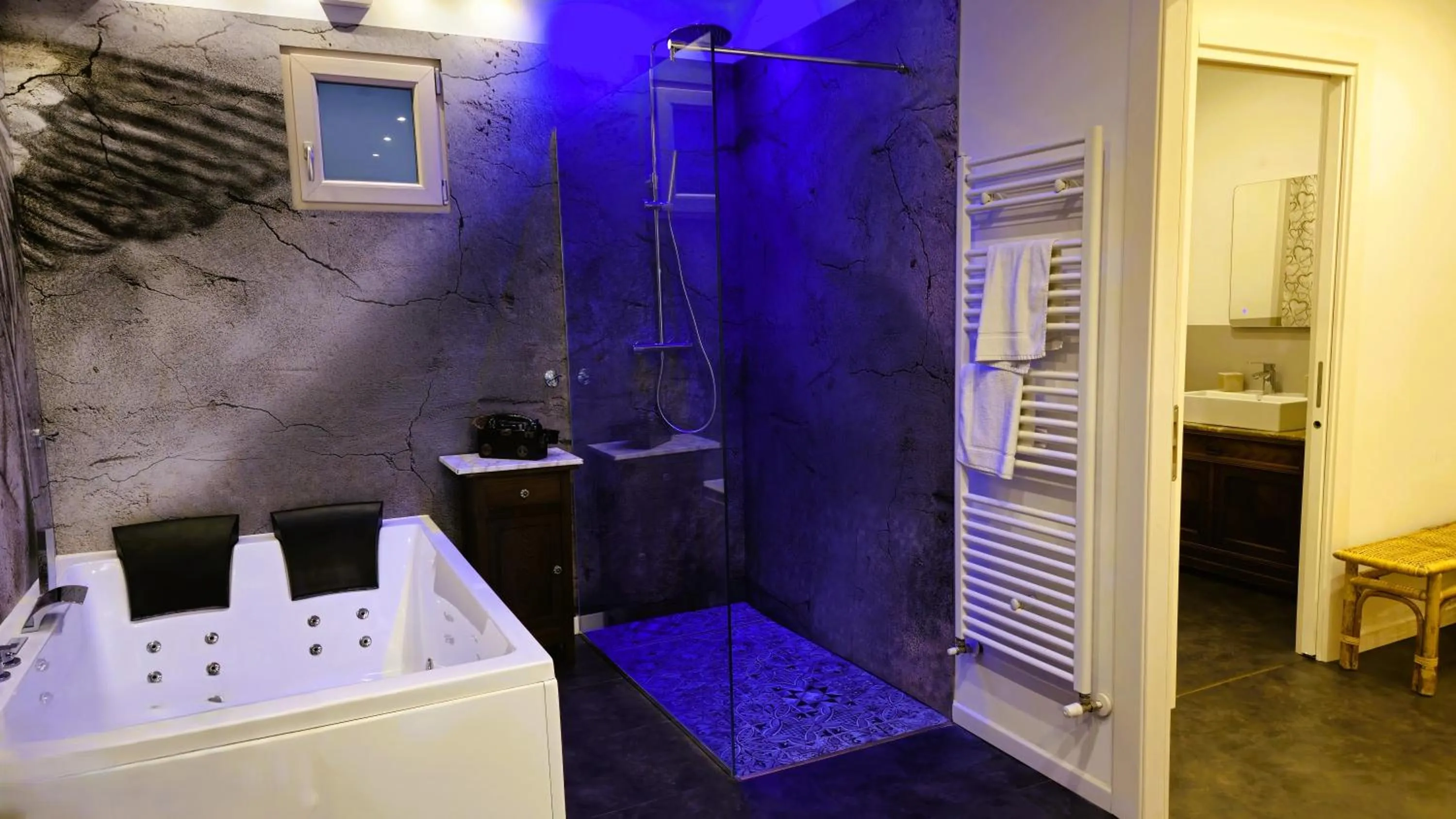 Hot Tub in Relais Villa Olivi