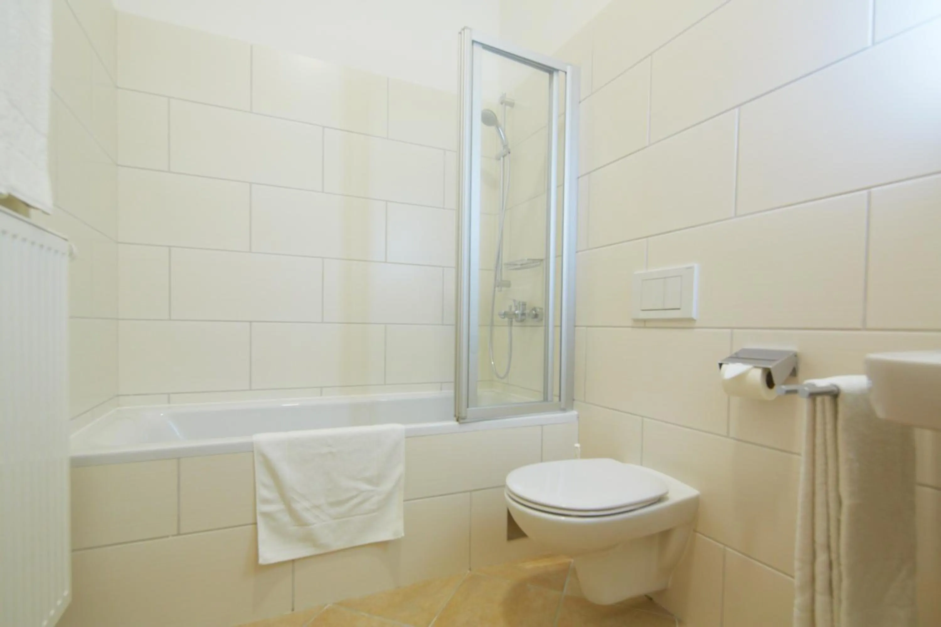 Bathroom in Rathauskeller Melk