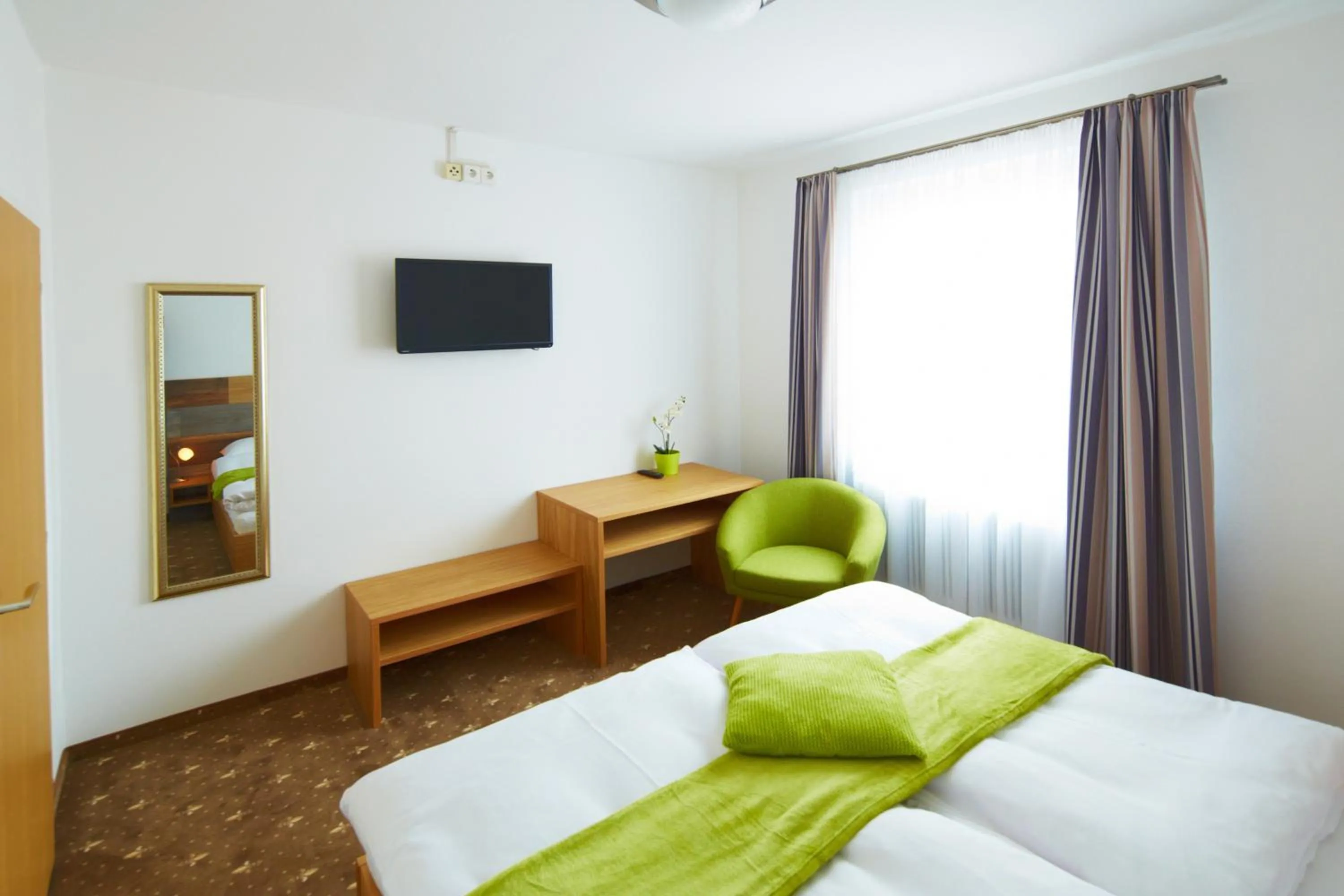 Bedroom, Bed in Rathauskeller Melk