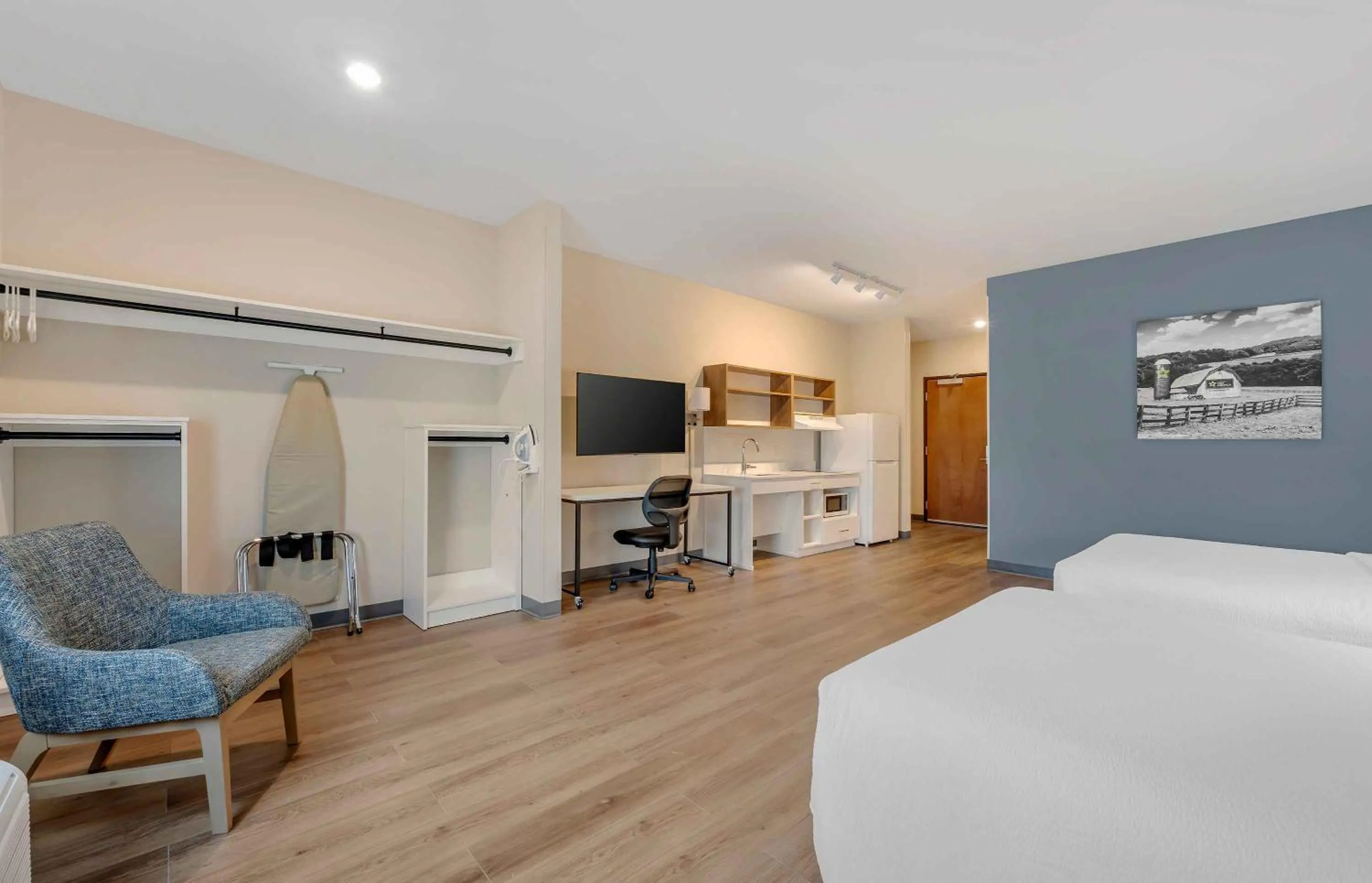 Photo of the whole room, Bed in Extended Stay America Premier Suites Phoenix Chandler Airport