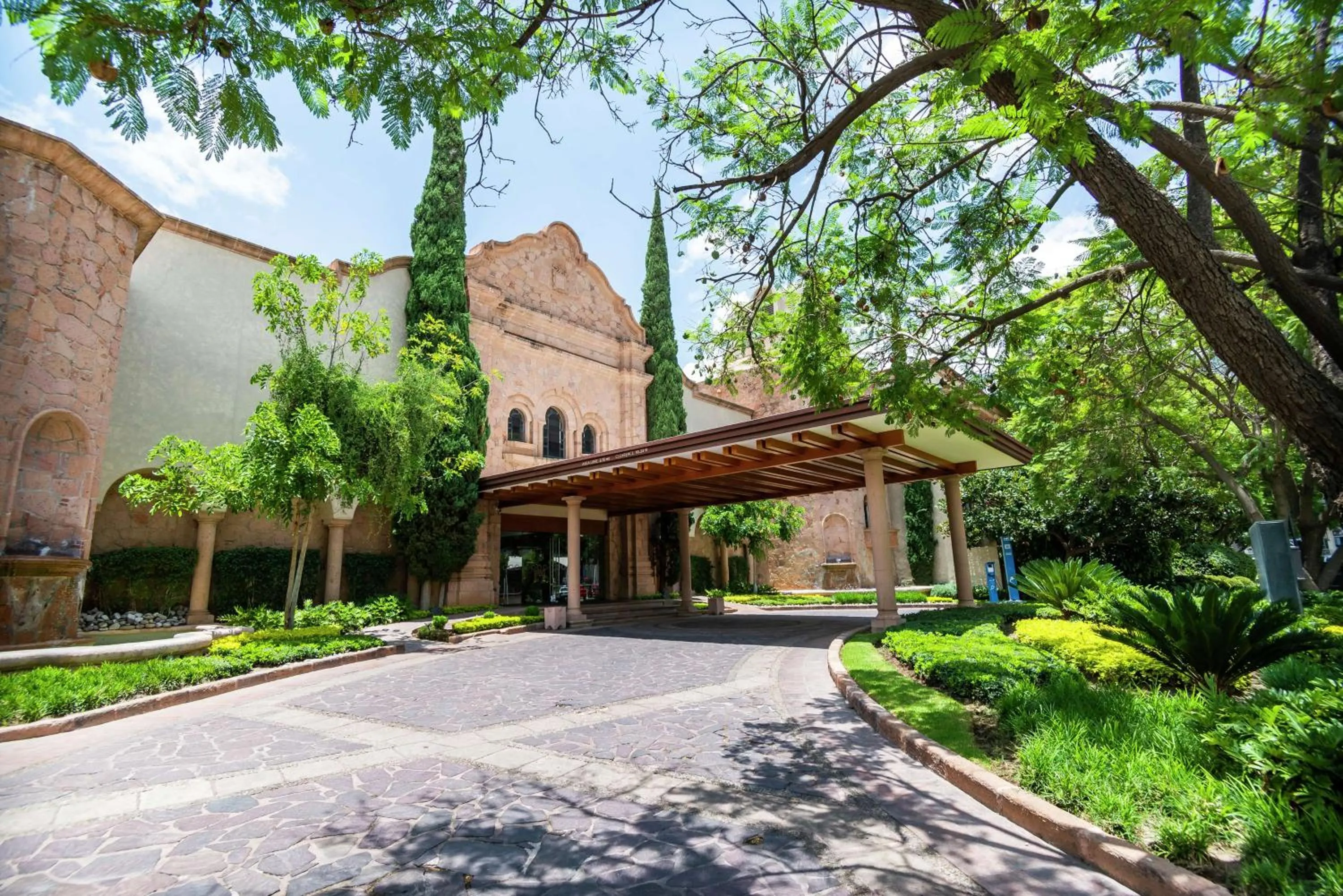 Property building in Hilton San Luis Potosi