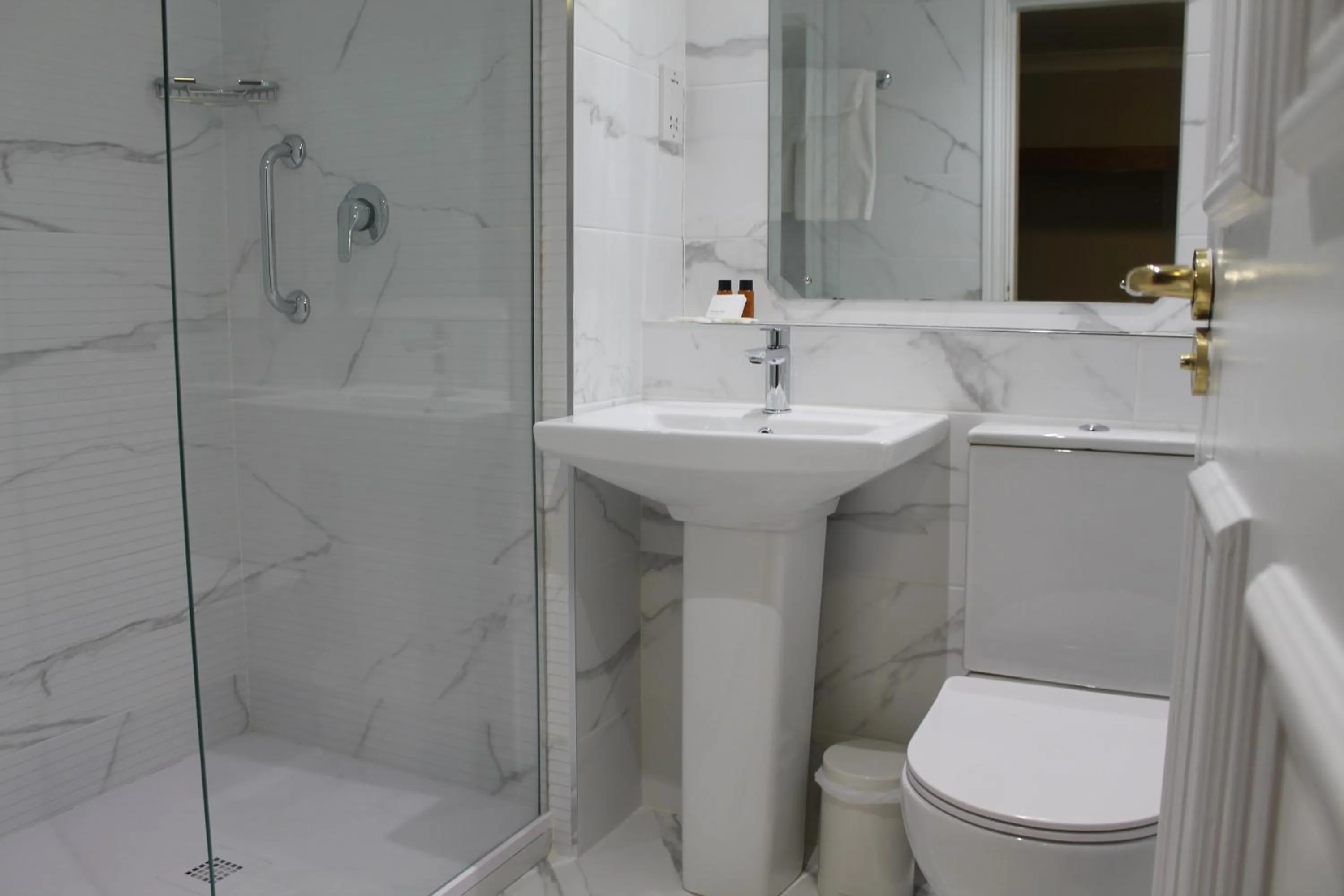 Shower in Tralee Benners Hotel