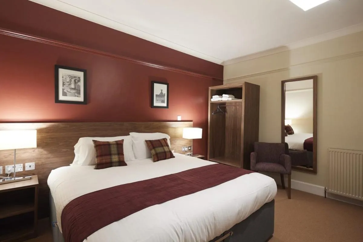 Bedroom, Bed in Eagle Hotel