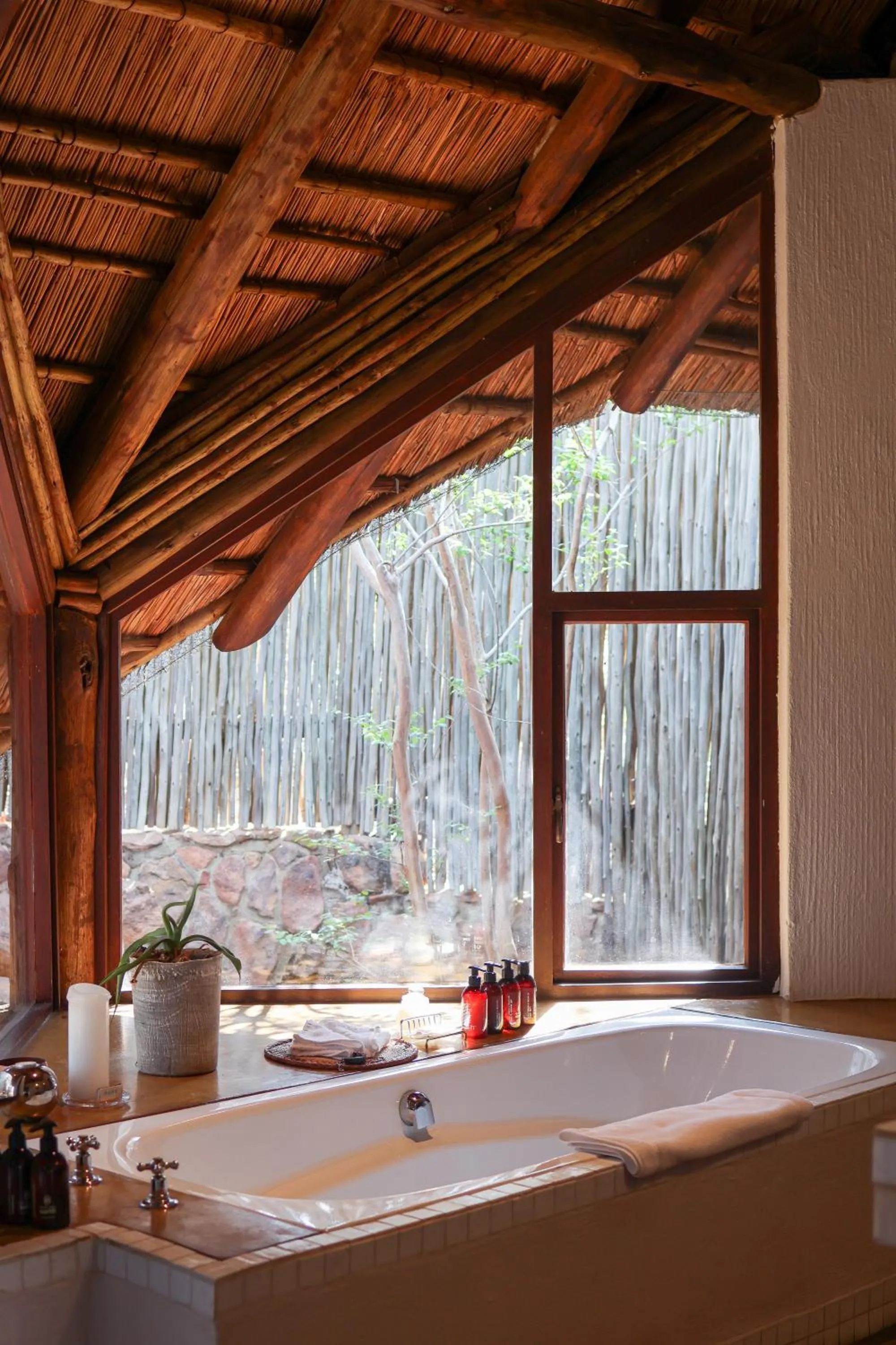 Bathroom in Tshwene Lodge