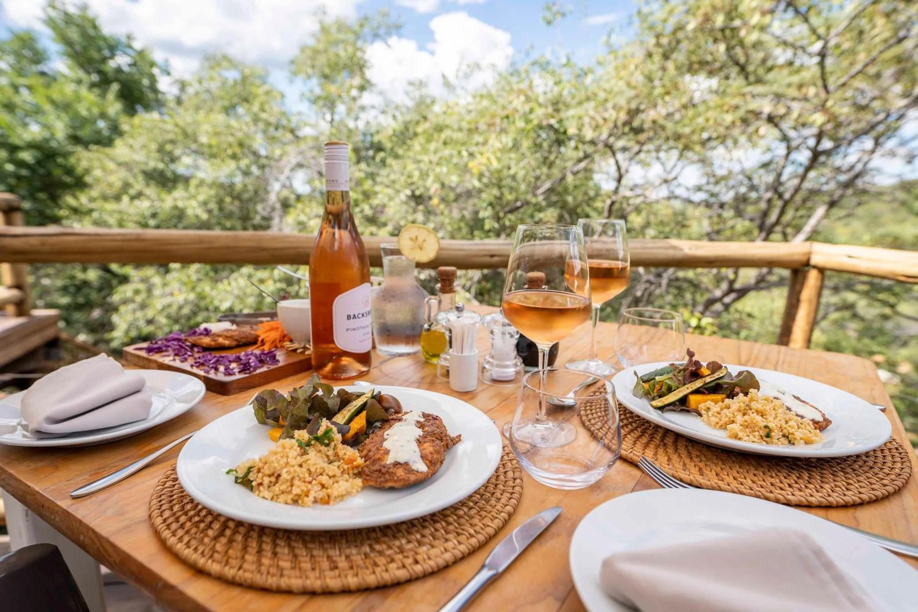 Food and drinks in Tshwene Lodge