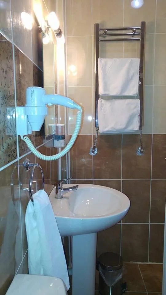 Bathroom in Butik Ertur Hotel