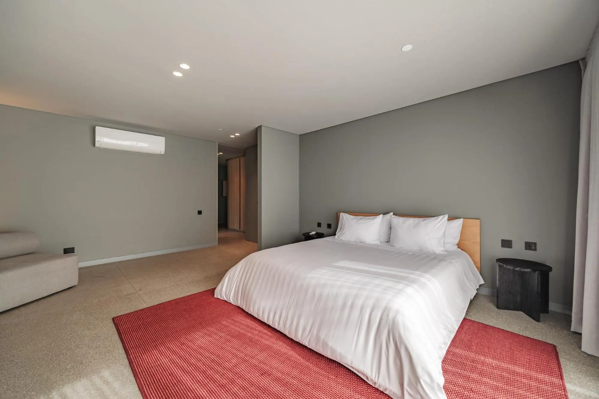 Bed in The Somos Loho Hotel