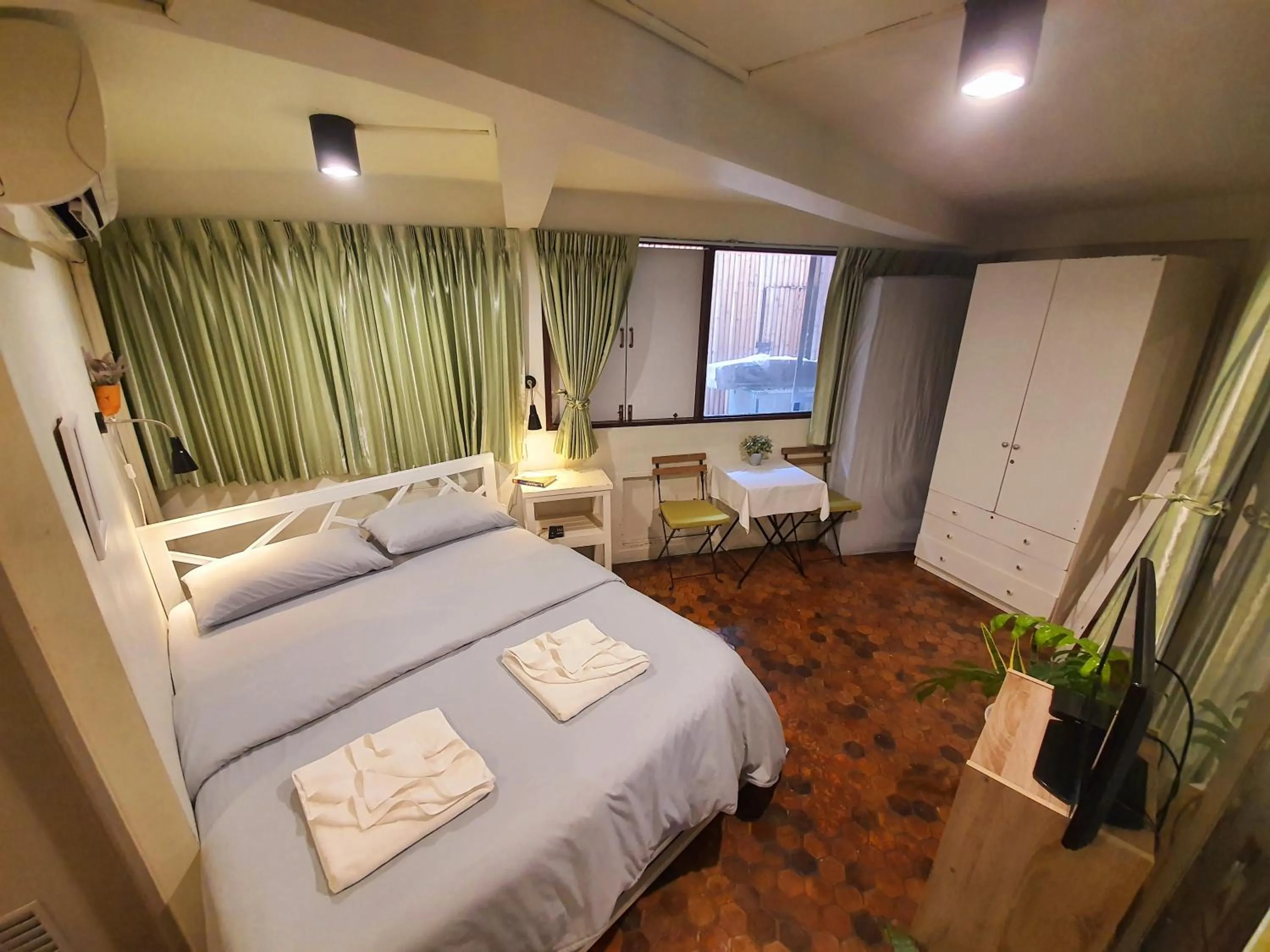 Bed in Home16 Sukhumvit16