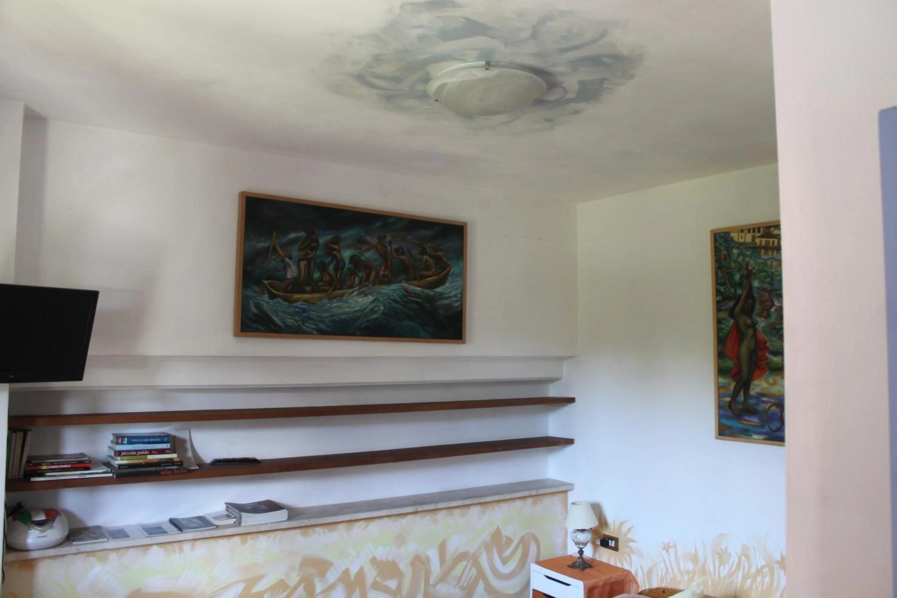 Photo of the whole room in B&B Artistic House