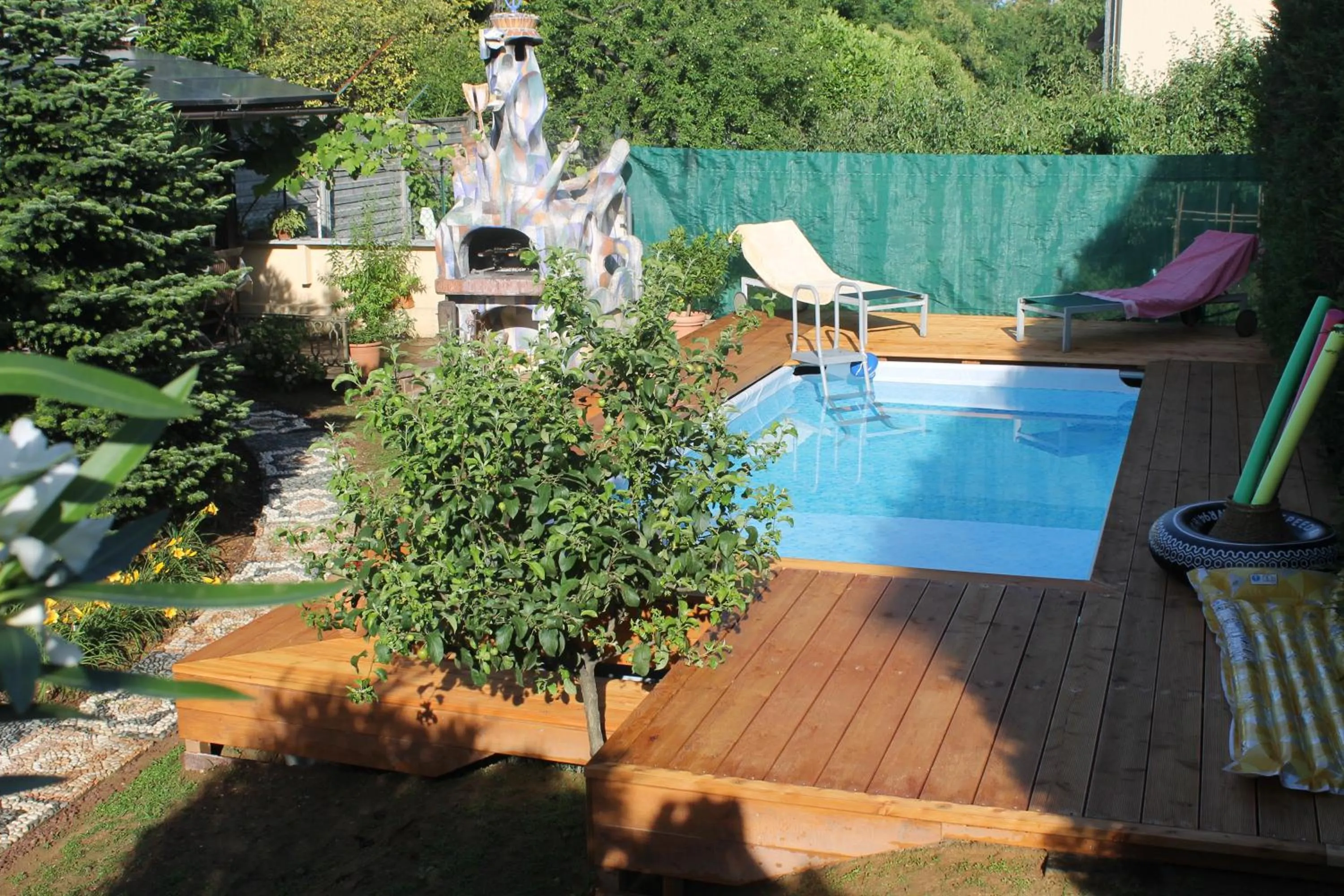 Garden in B&B Artistic House