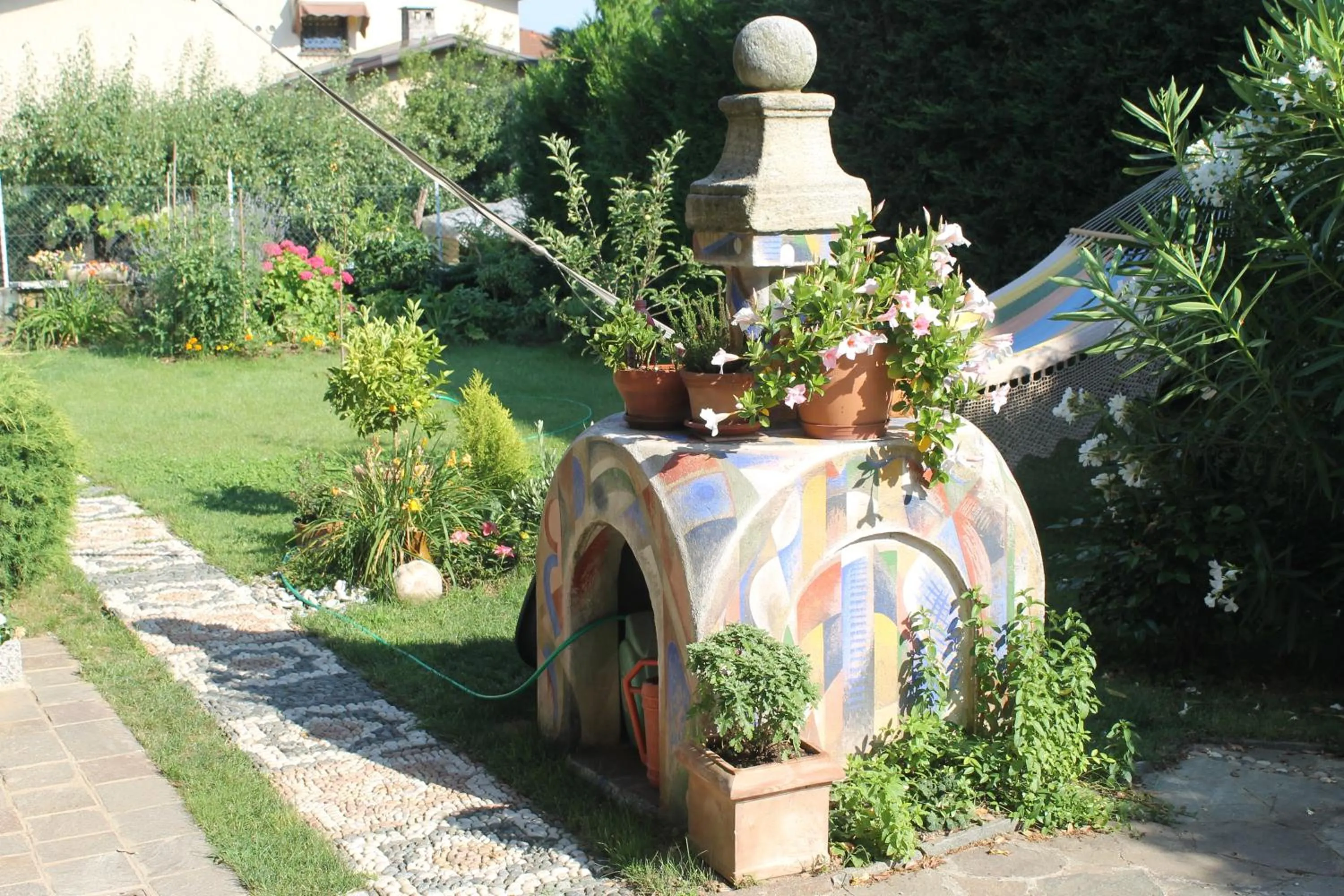 Garden in B&B Artistic House