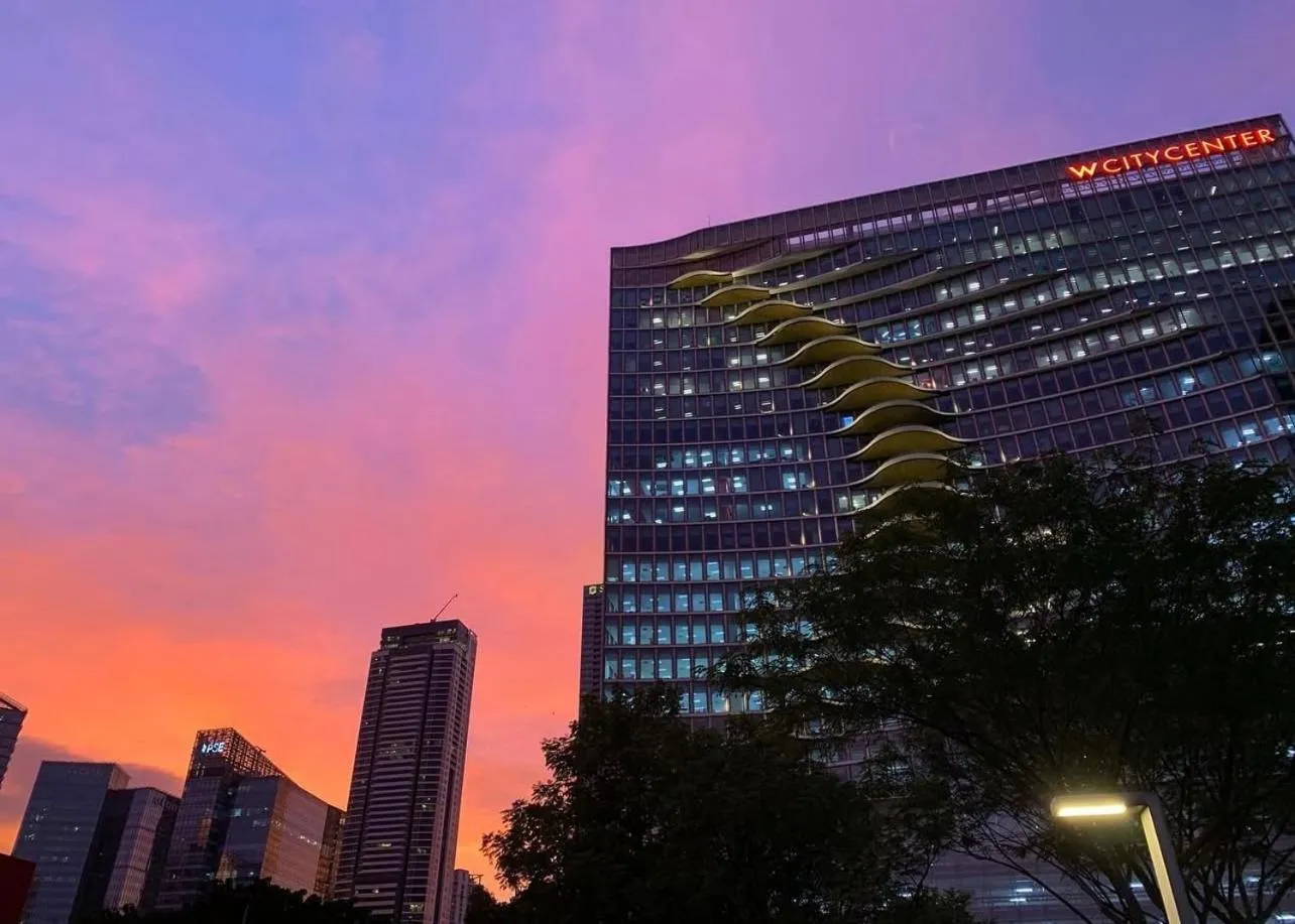 L1 Twin Bed Staycation in Bonifacio Global City