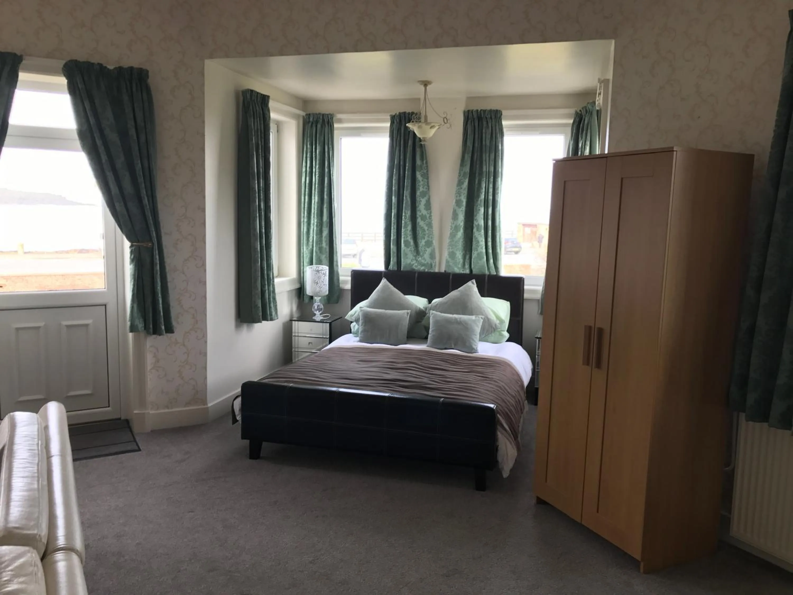 Bed in The Shorehouse