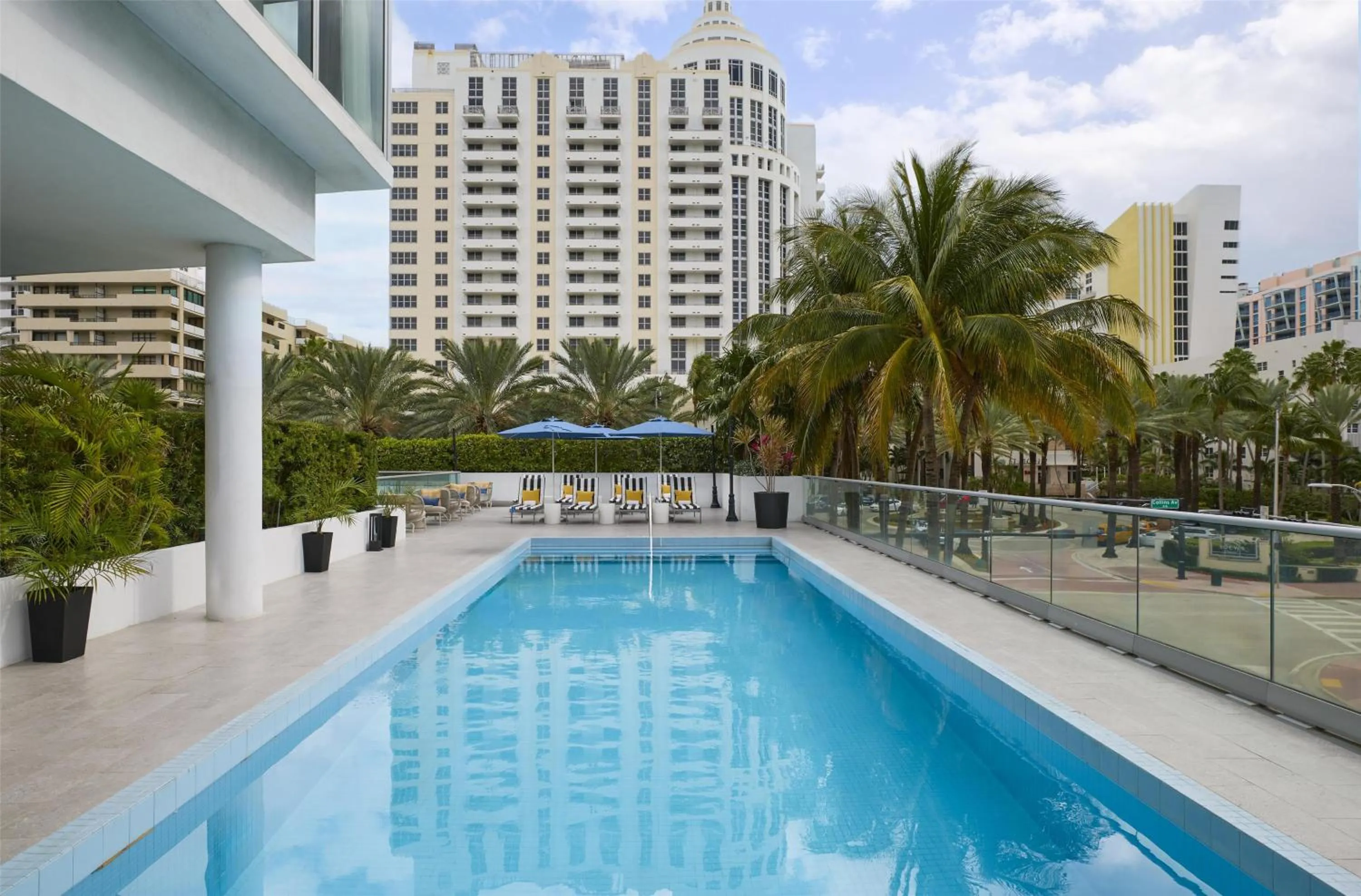 Swimming pool in Hyatt Centric South Beach Miami