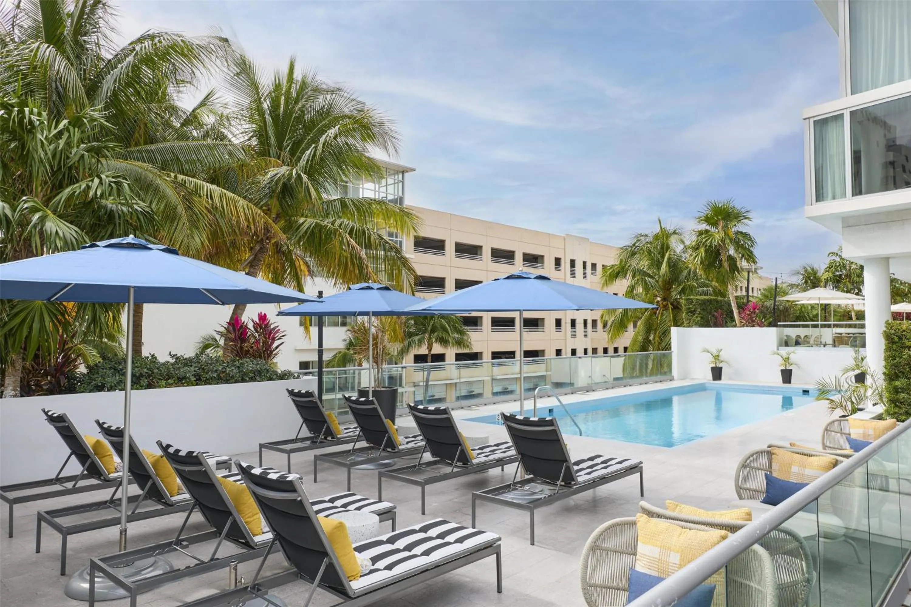 Swimming pool in Hyatt Centric South Beach Miami