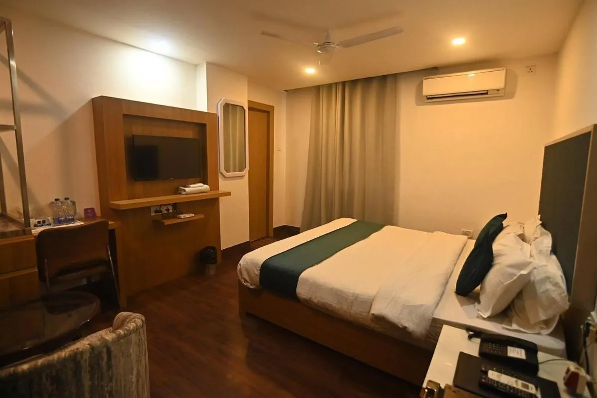 Living room, Bed in Hotel Prag Continental