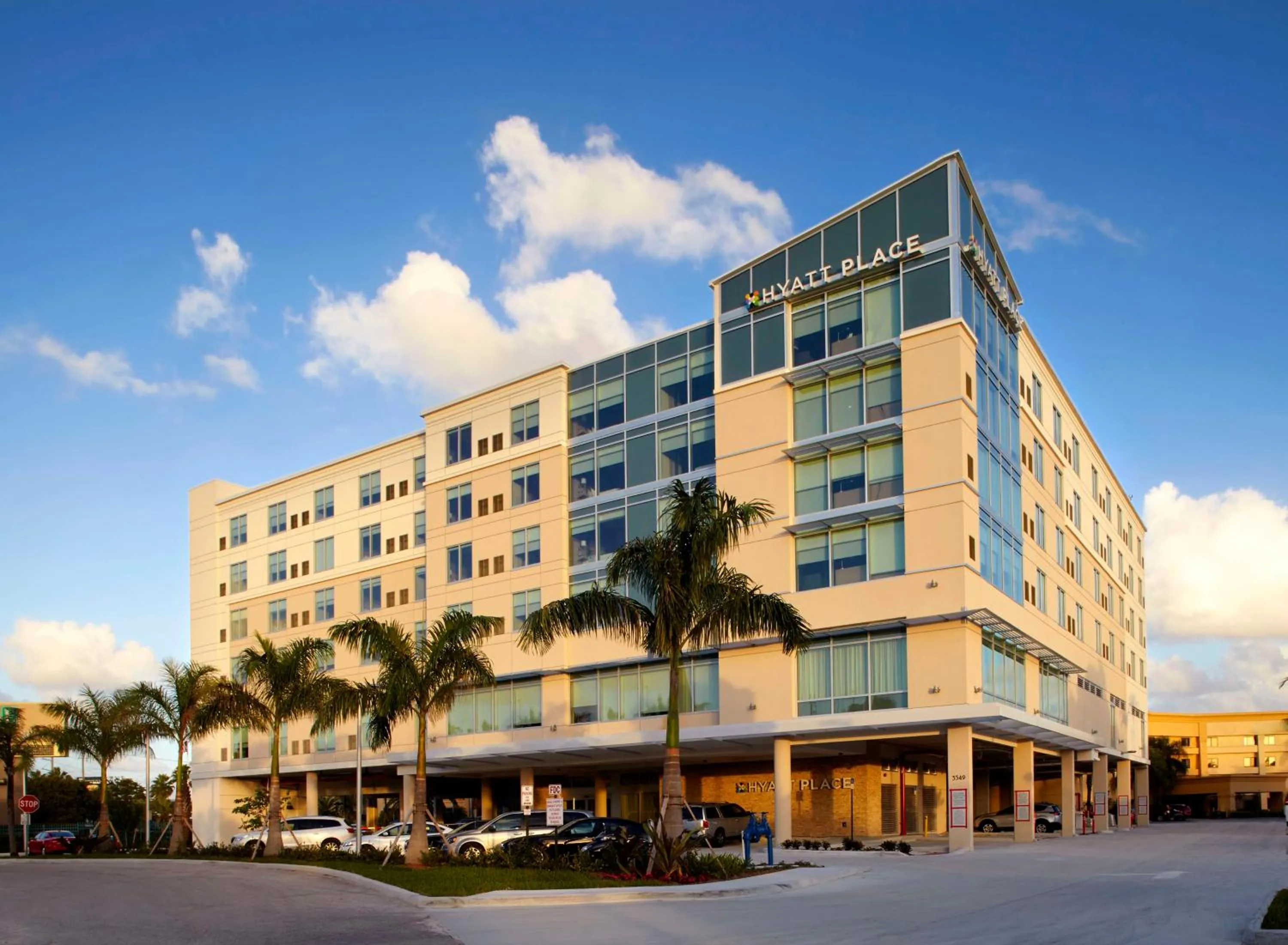 Property building in Hyatt Place Miami Airport East