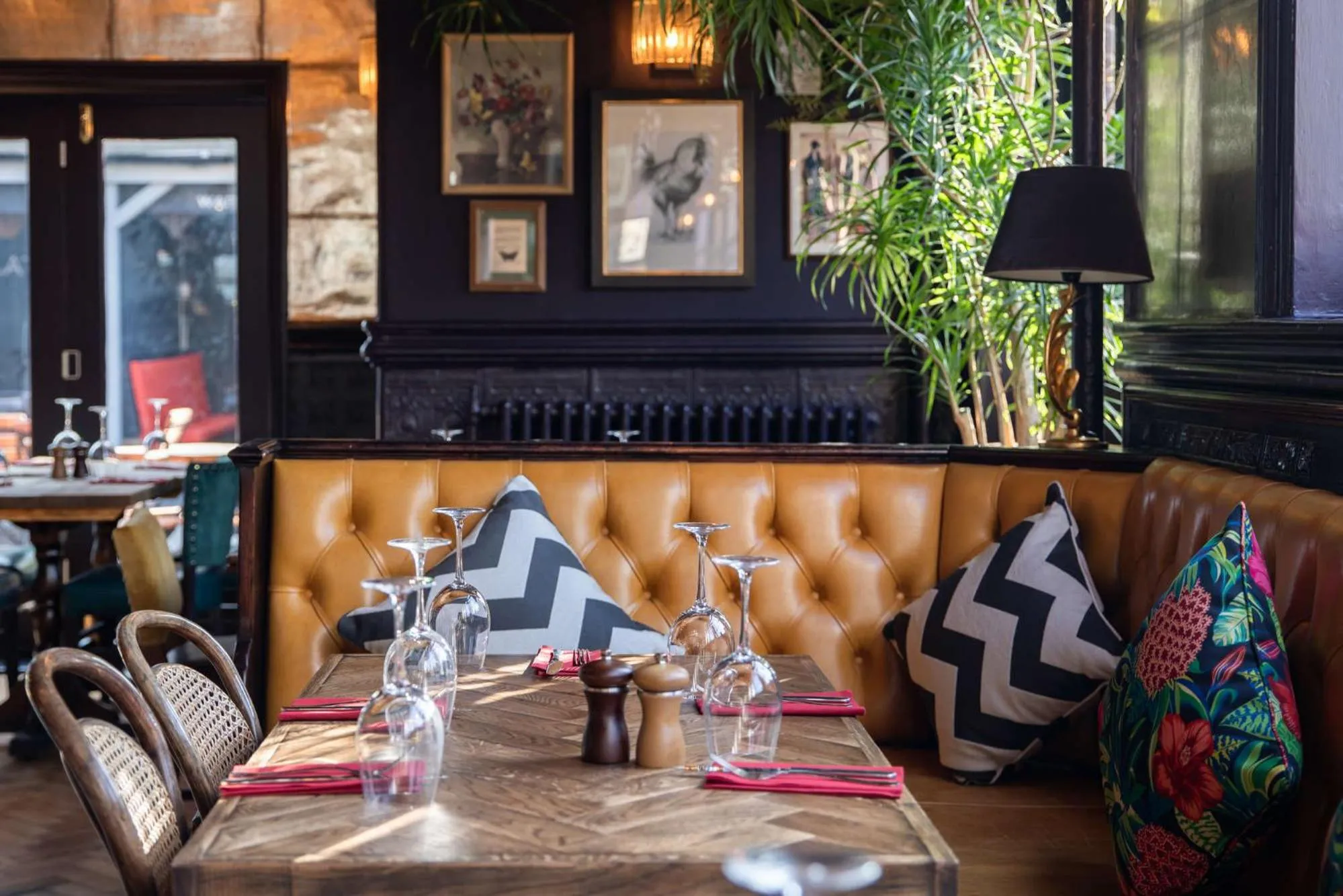 Restaurant/places to eat in The Station Hotel