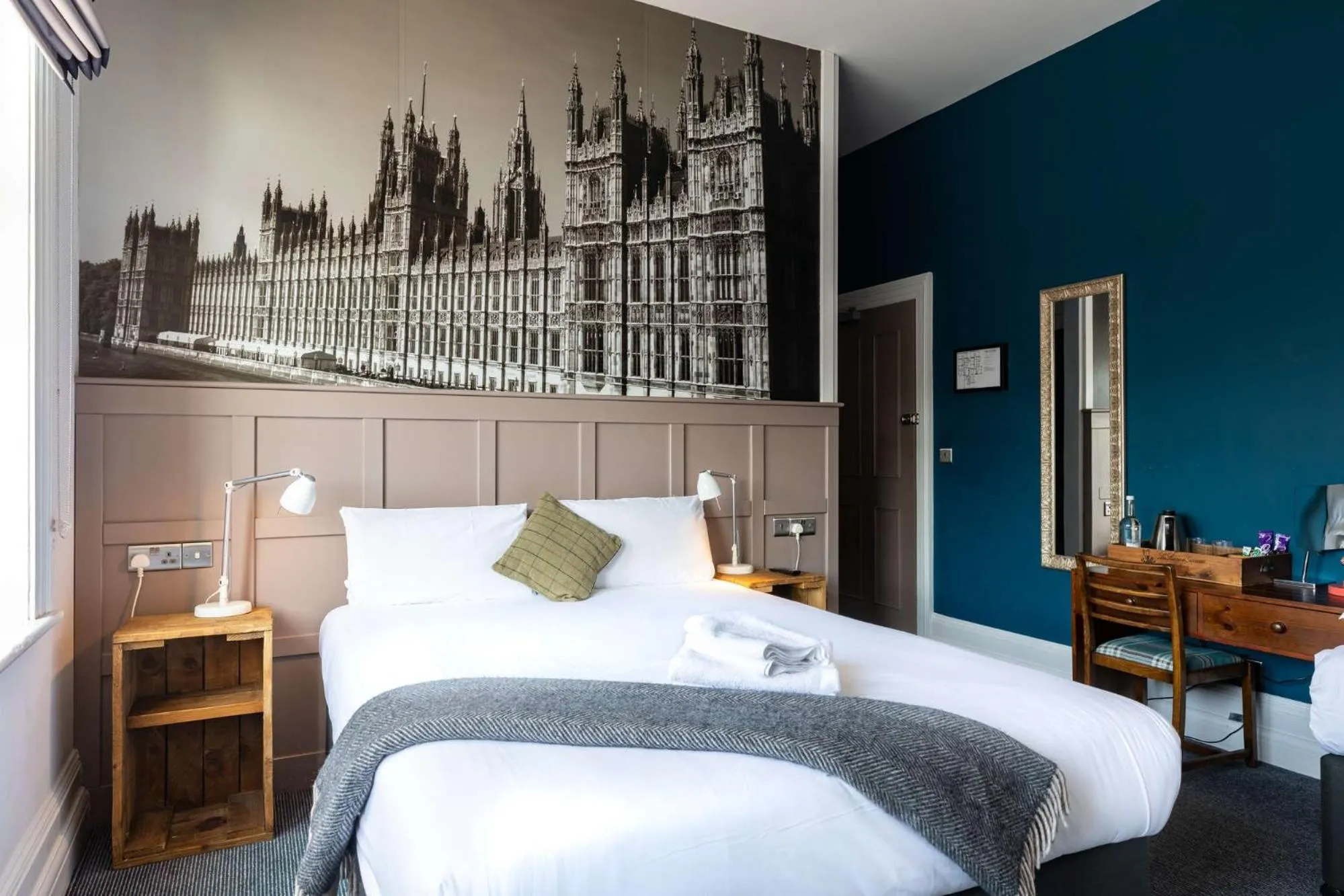 Bedroom, Bed in The Station Hotel