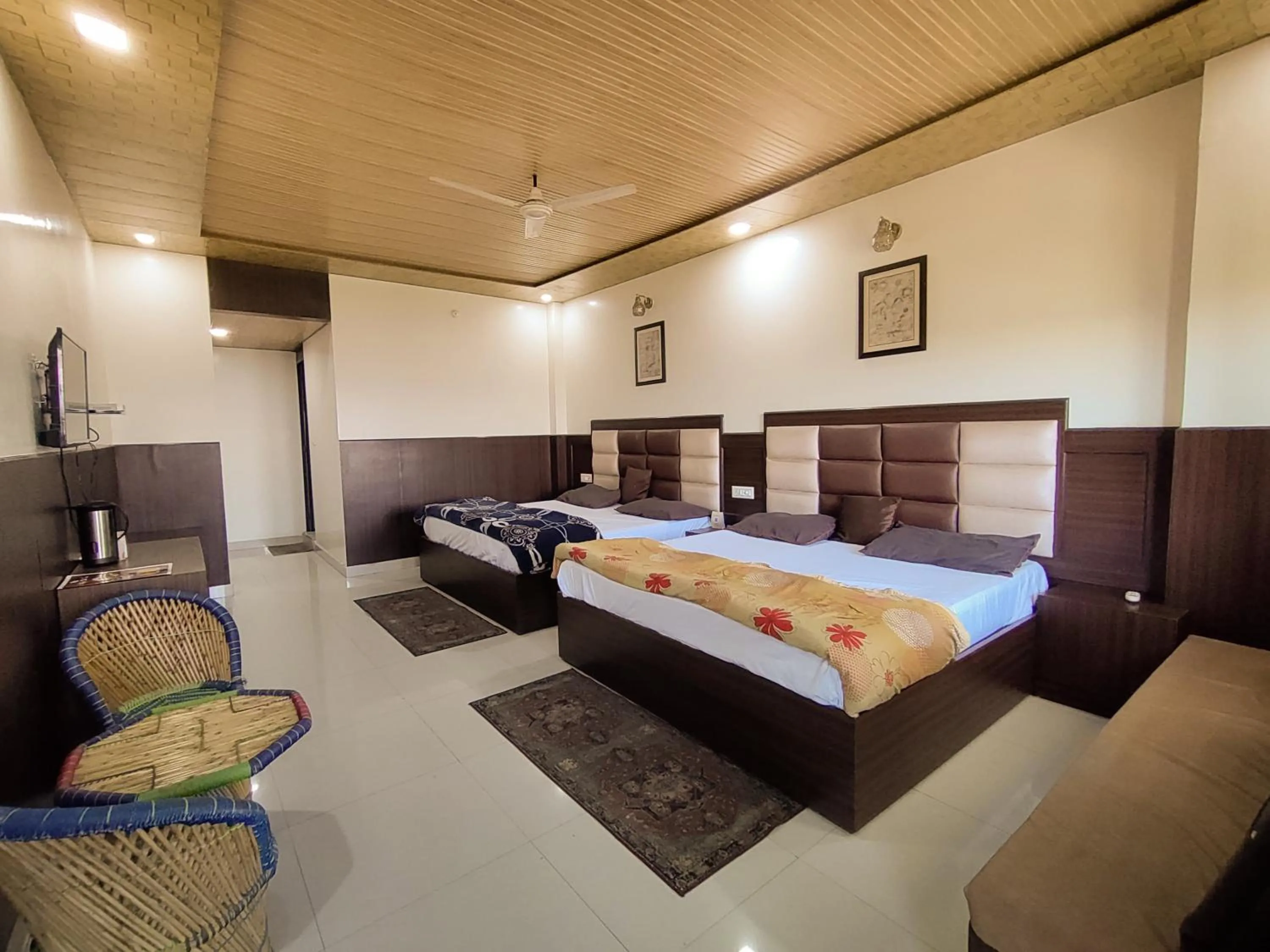 Family Room in Cottage Club Inn