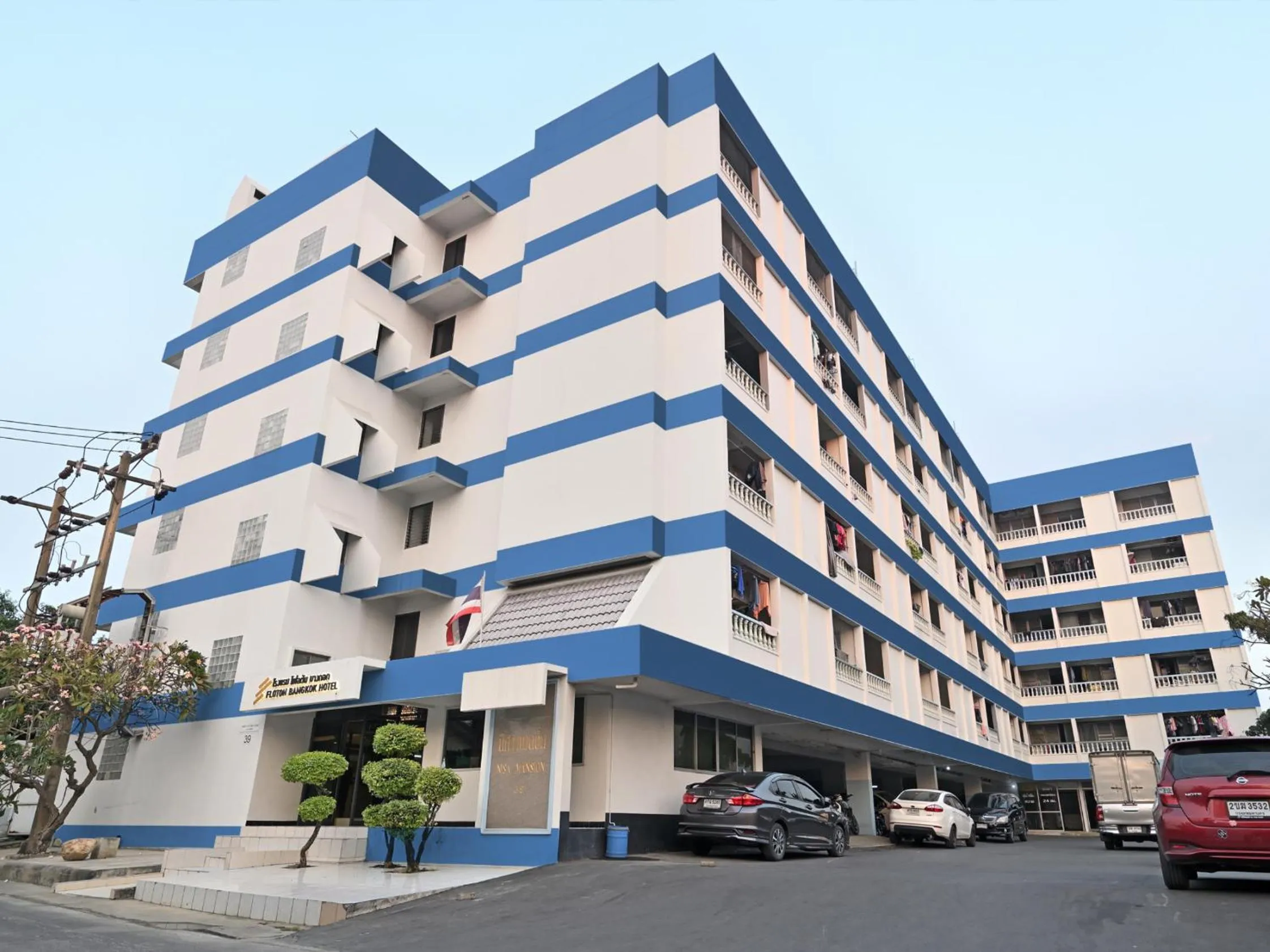 Property building in Floton Bangkok Hotel