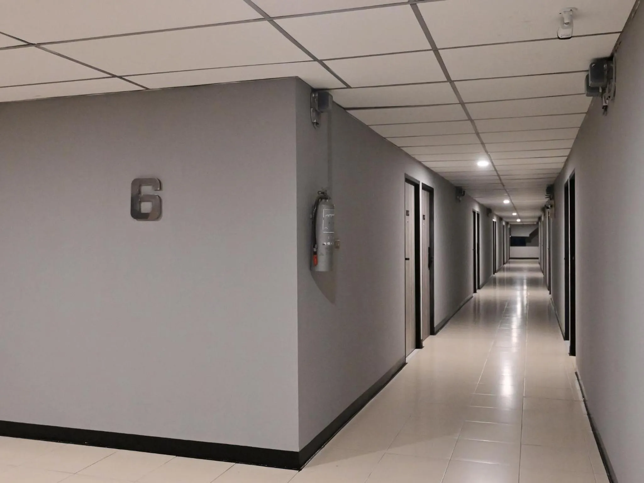 Property building in Floton Bangkok Hotel