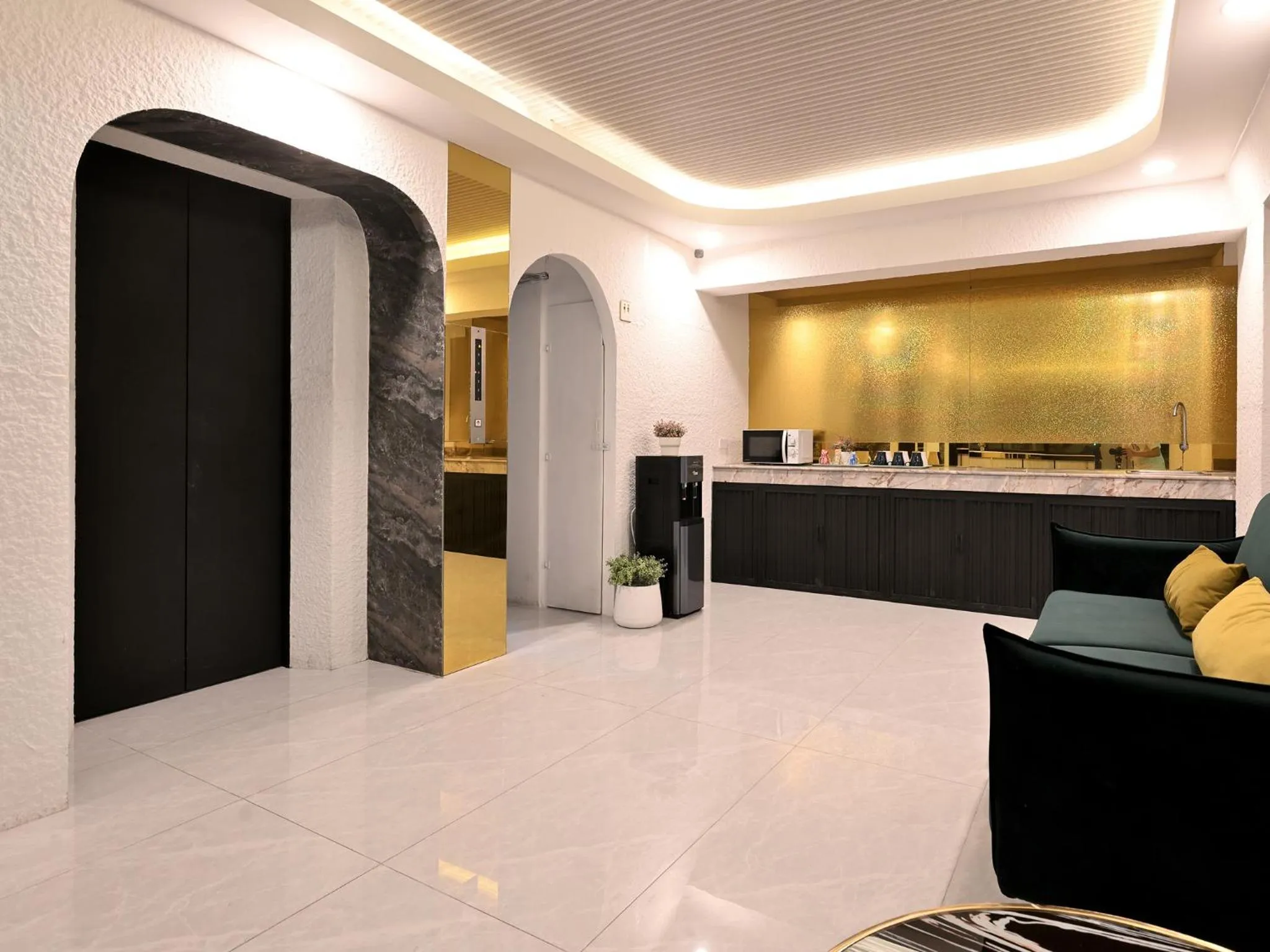 Seating area in Floton Bangkok Hotel