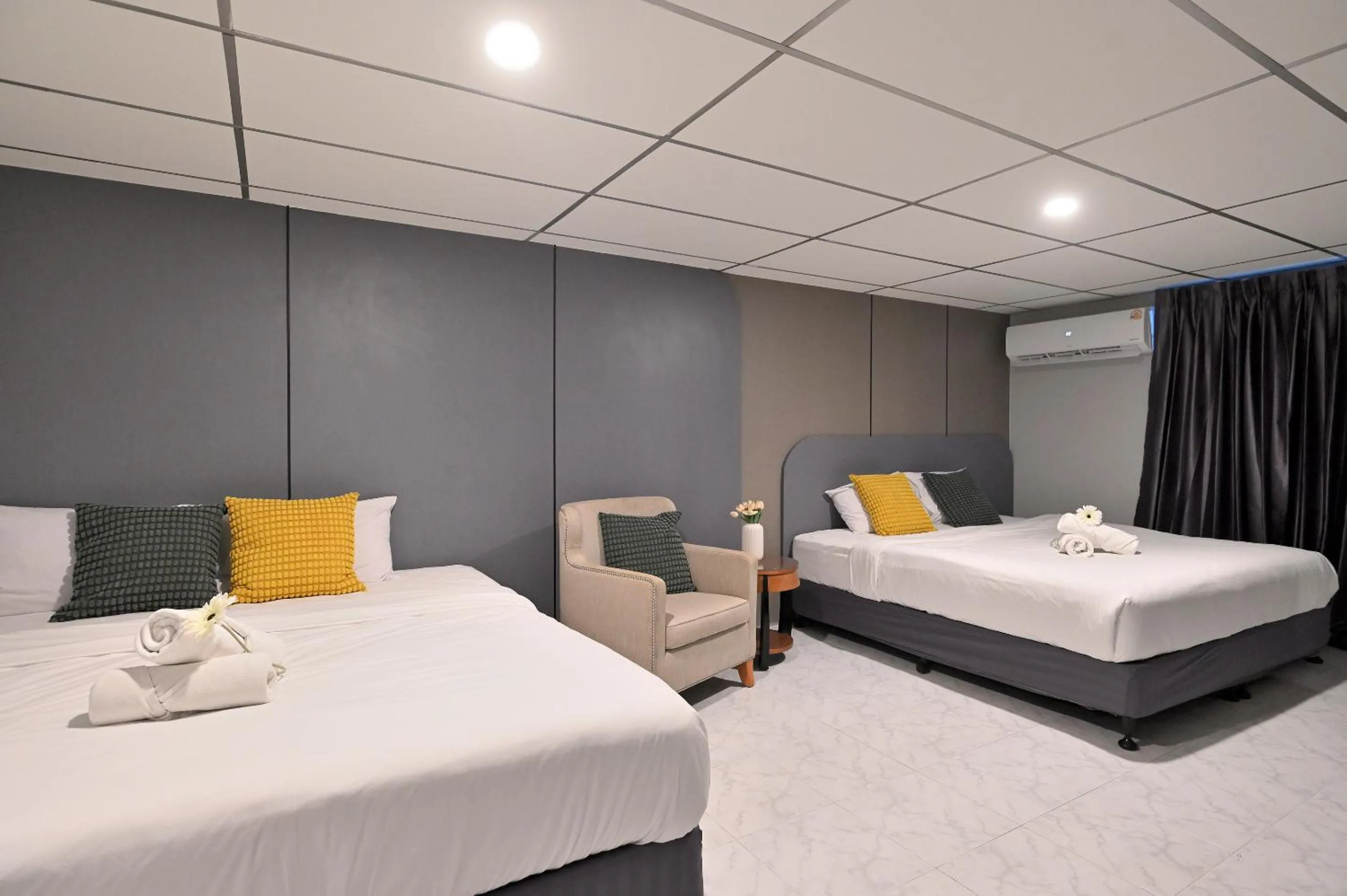 Bed in Floton Bangkok Hotel