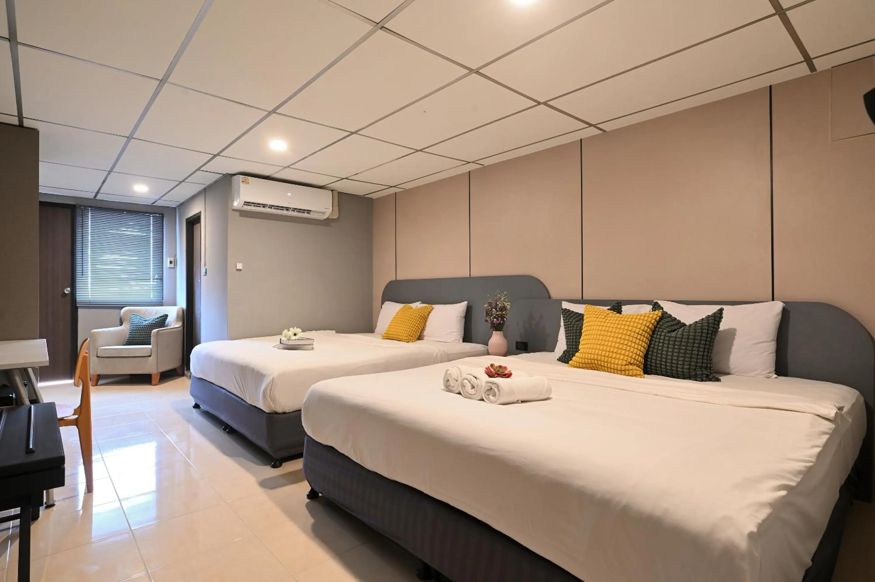 Bed in Floton Bangkok Hotel