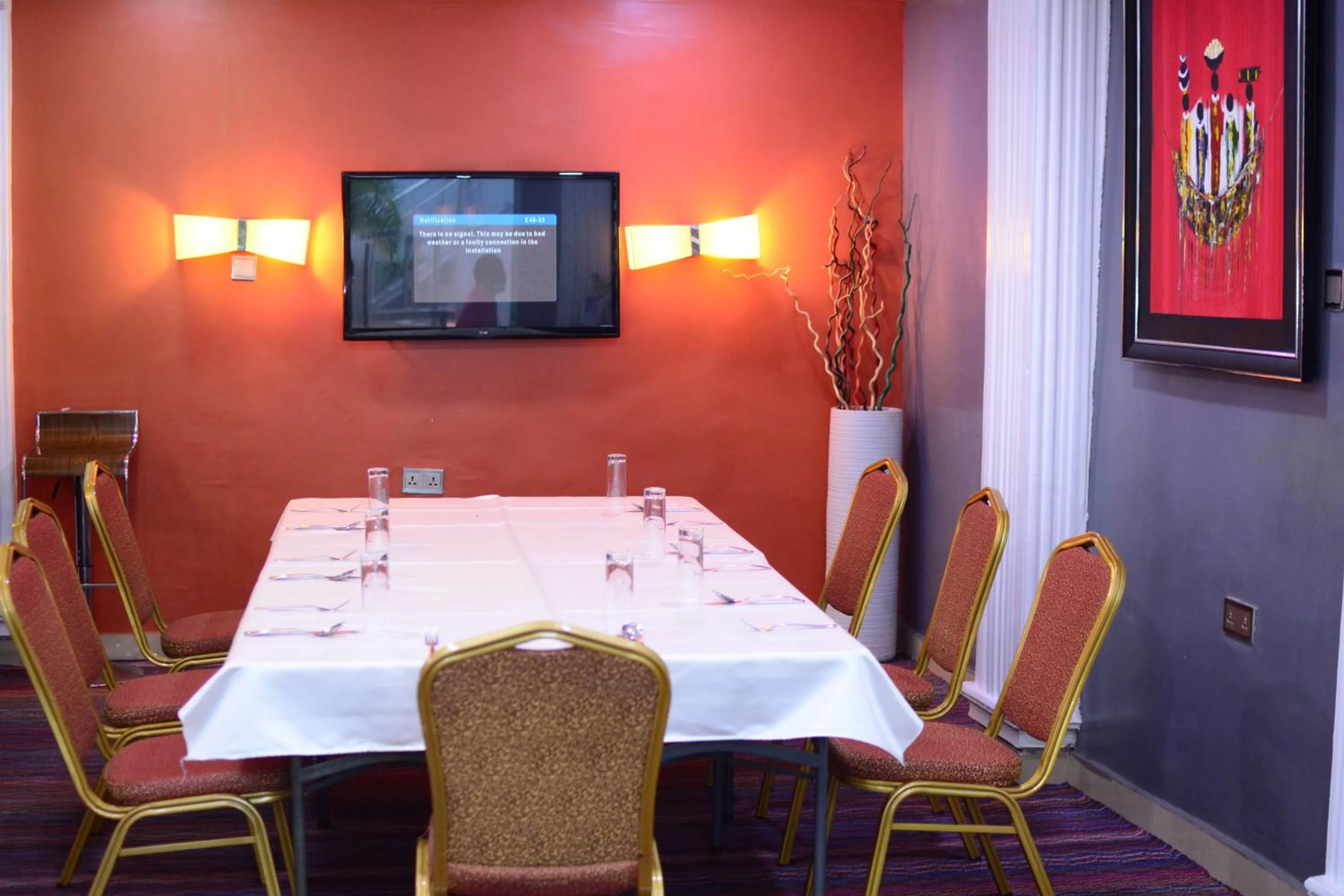 Restaurant/places to eat in GolfView Suites & Conference Center