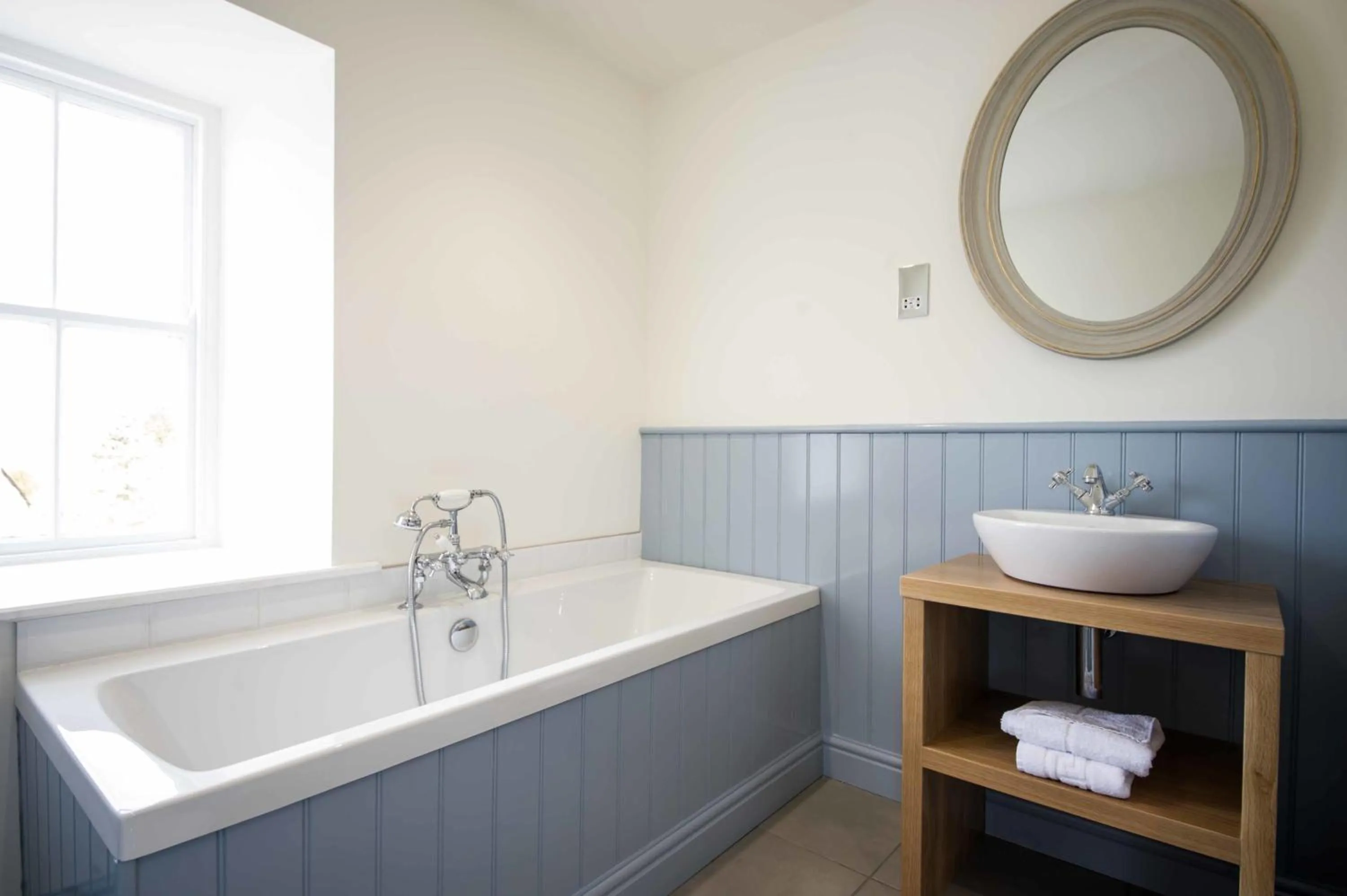 Bathroom in The Hare and Hounds, Levens