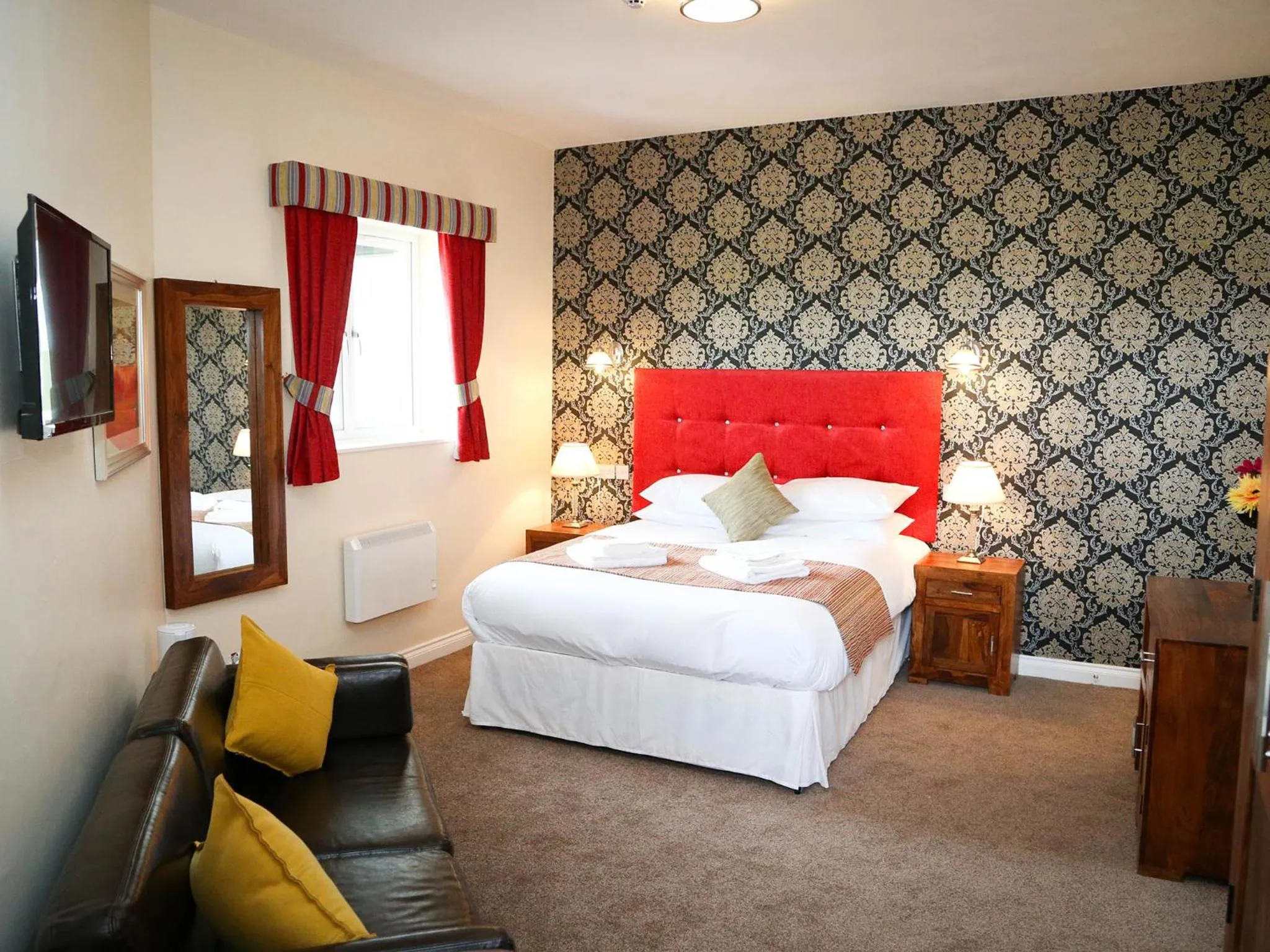 Bed in Cuttle Bridge Inn Hotel - NEC / Birmingham Airport