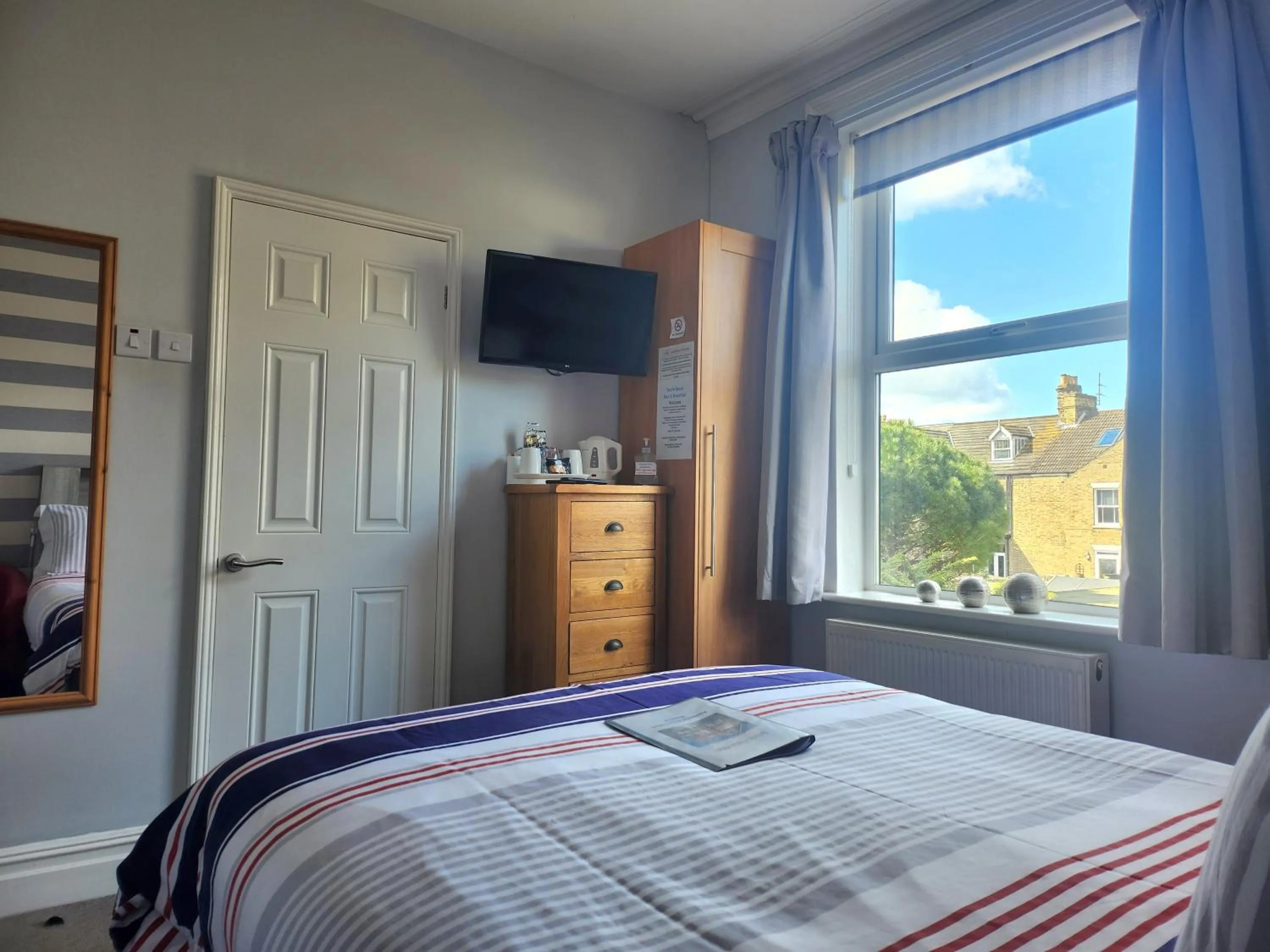 Bedroom, Bed in South Beach B & B