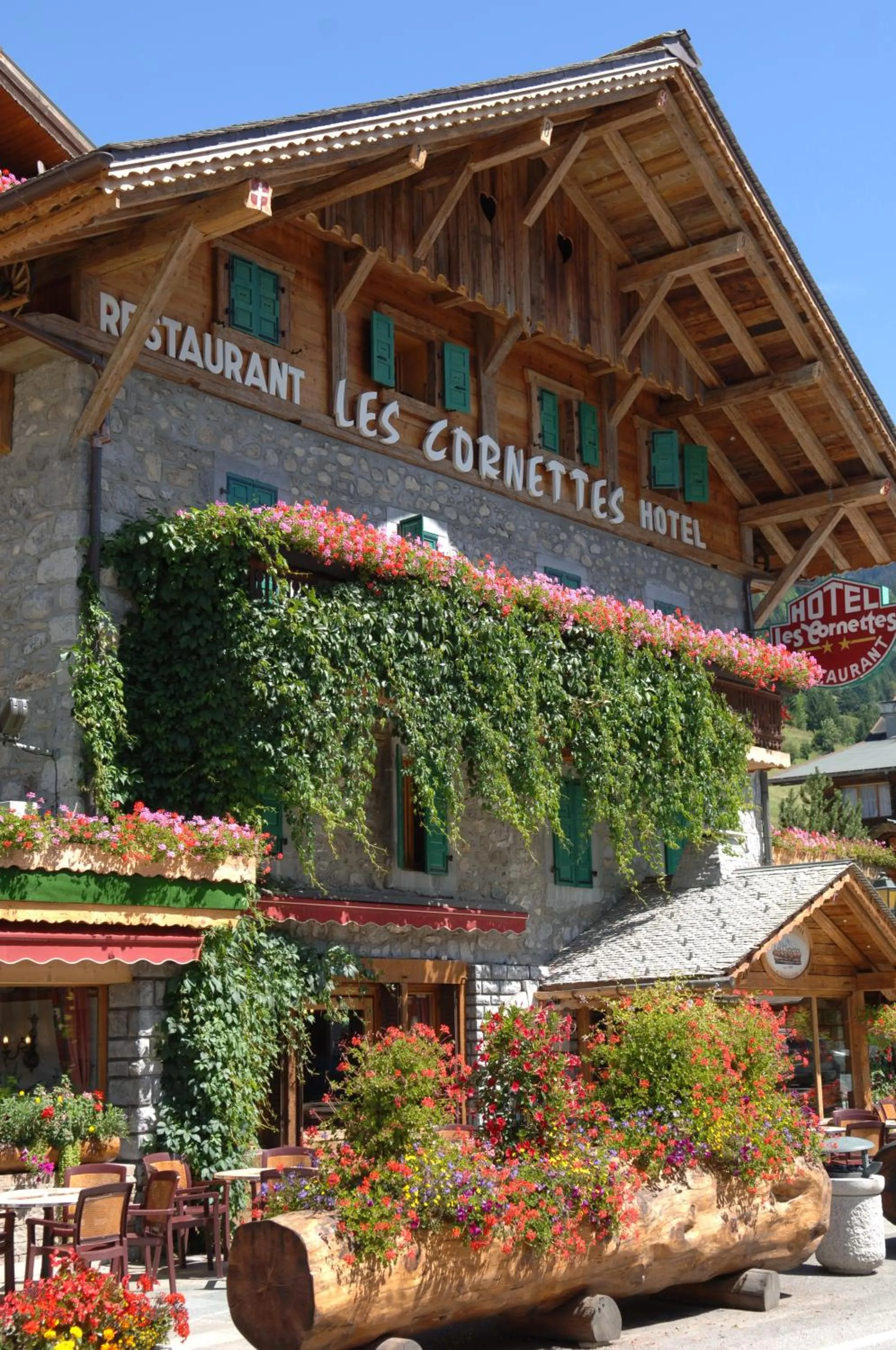 Facade/entrance in Les Cornettes