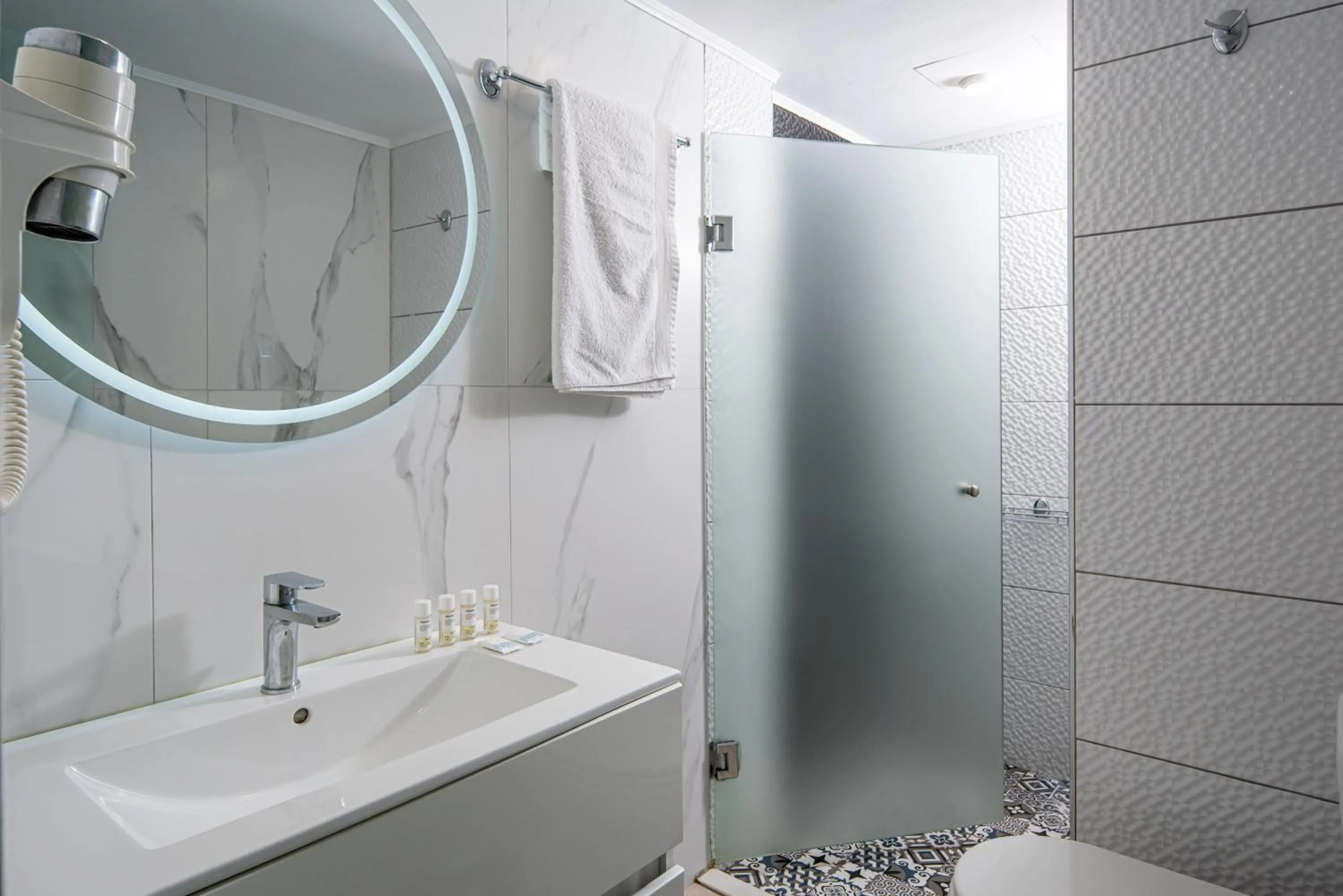 Shower in Georgia's Garden by Omilos Hotels