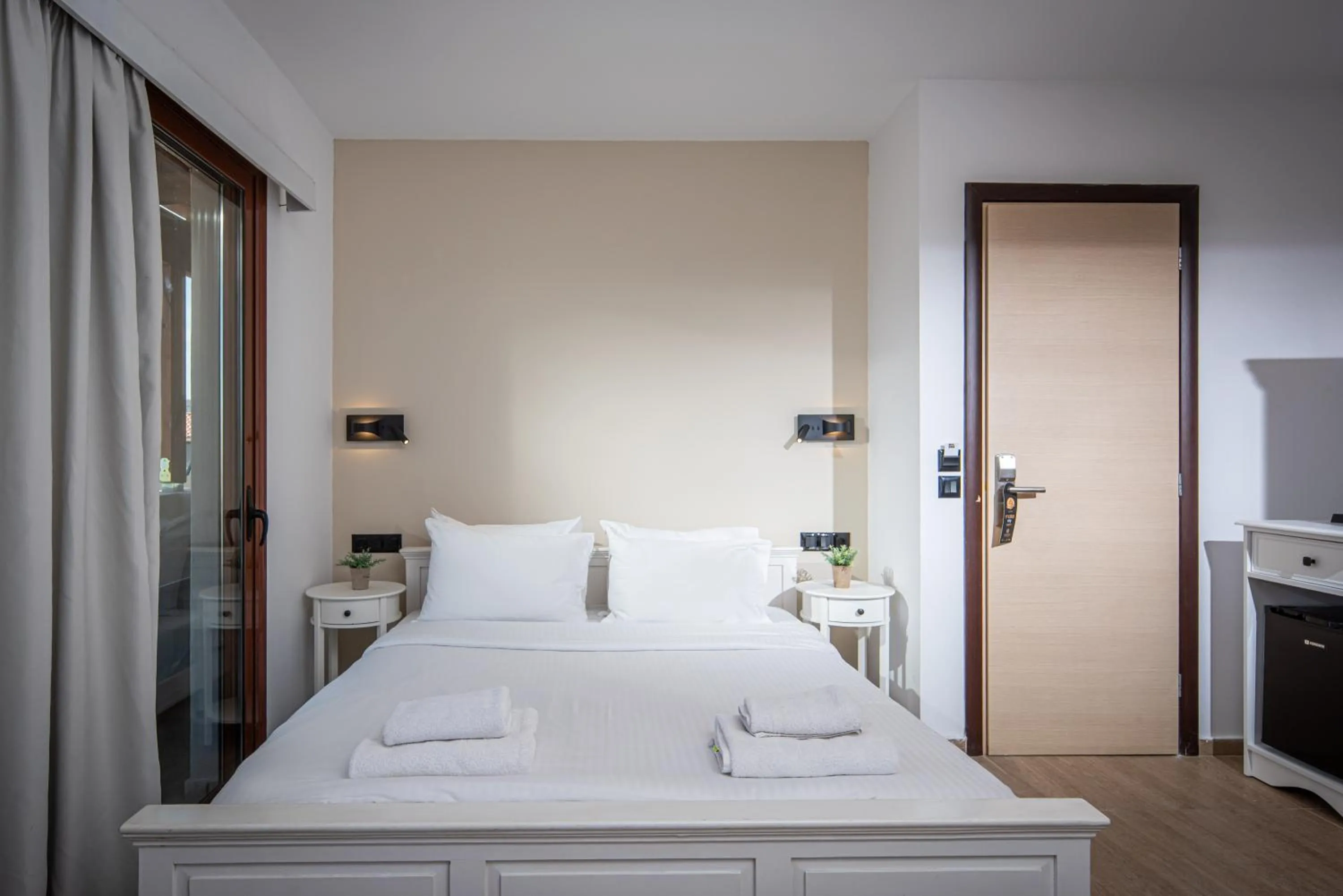 Bed in Georgia's Garden by Omilos Hotels