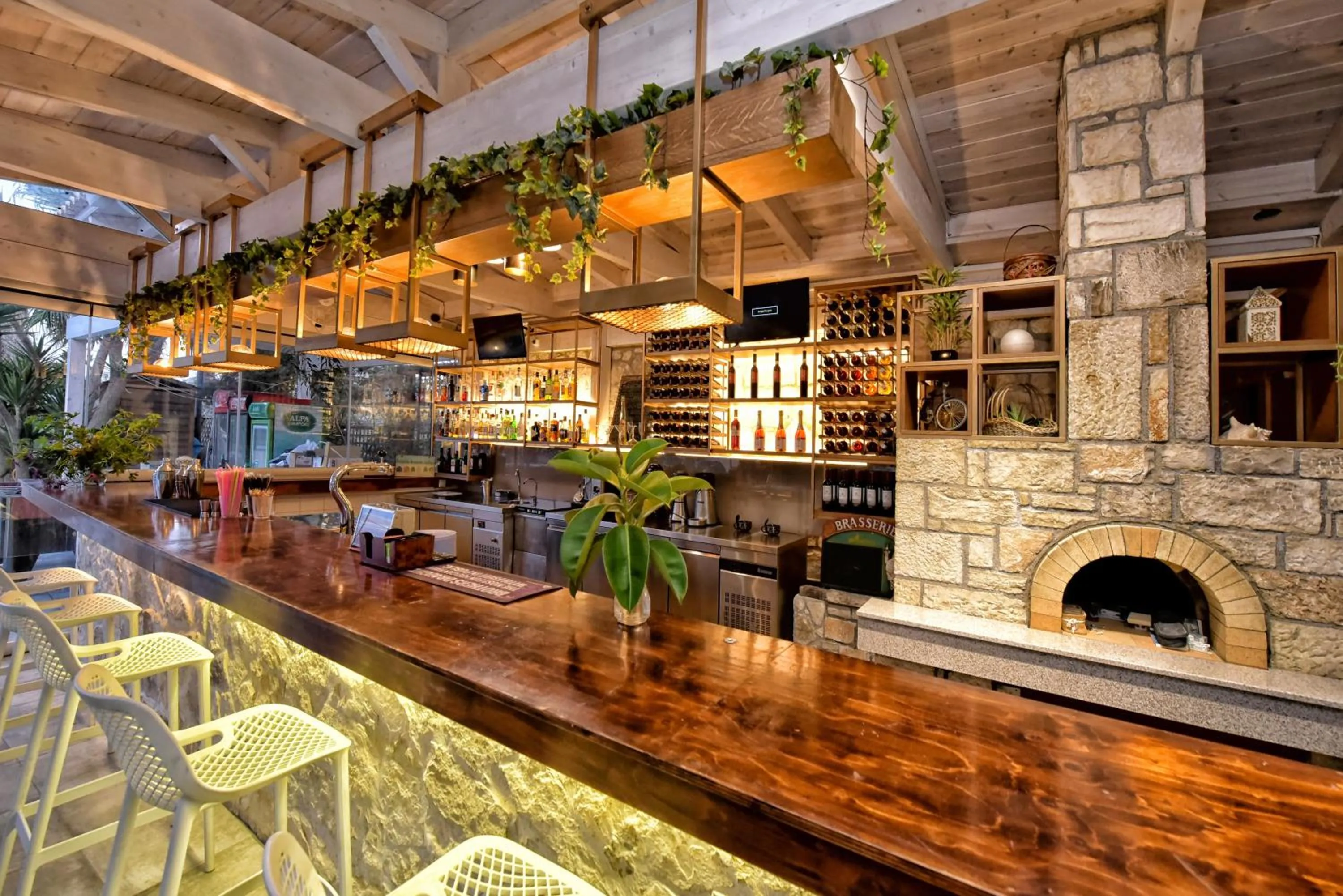 Restaurant/places to eat in Georgia's Garden by Omilos Hotels