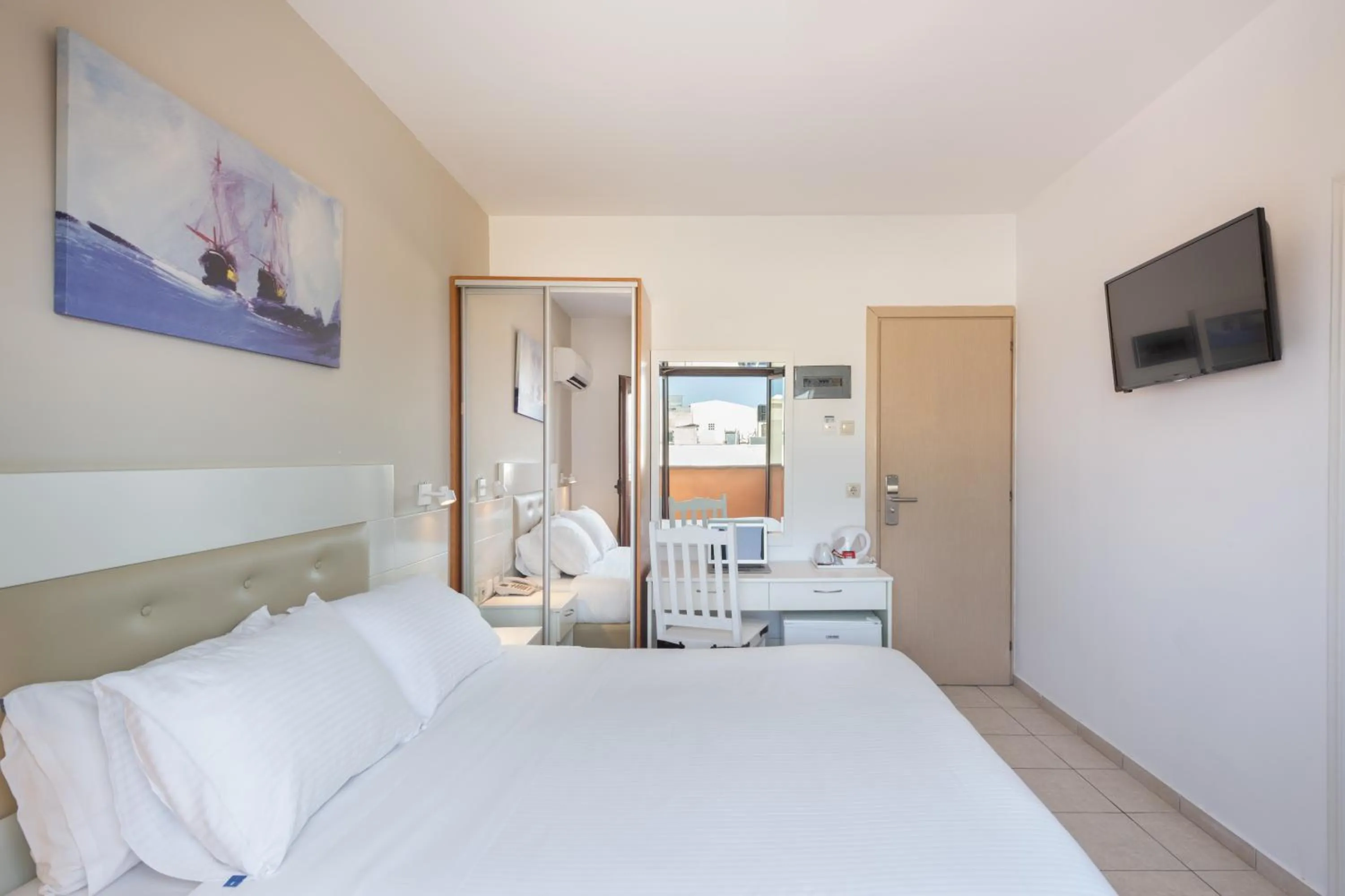 Photo of the whole room, Bed in Georgia's Garden by Omilos Hotels