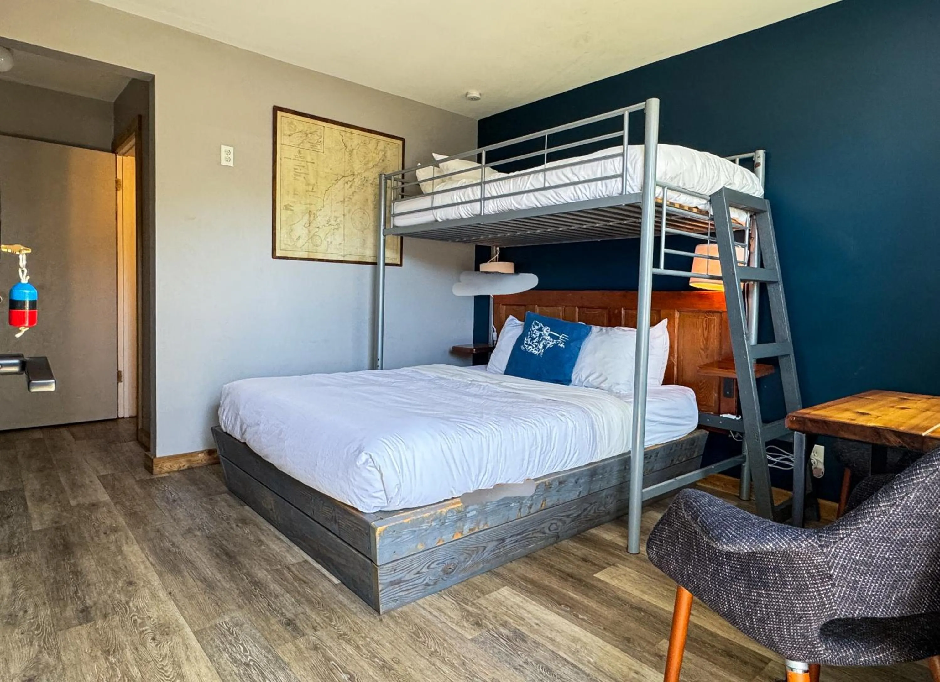 Bed in Salt Hotel & Pub