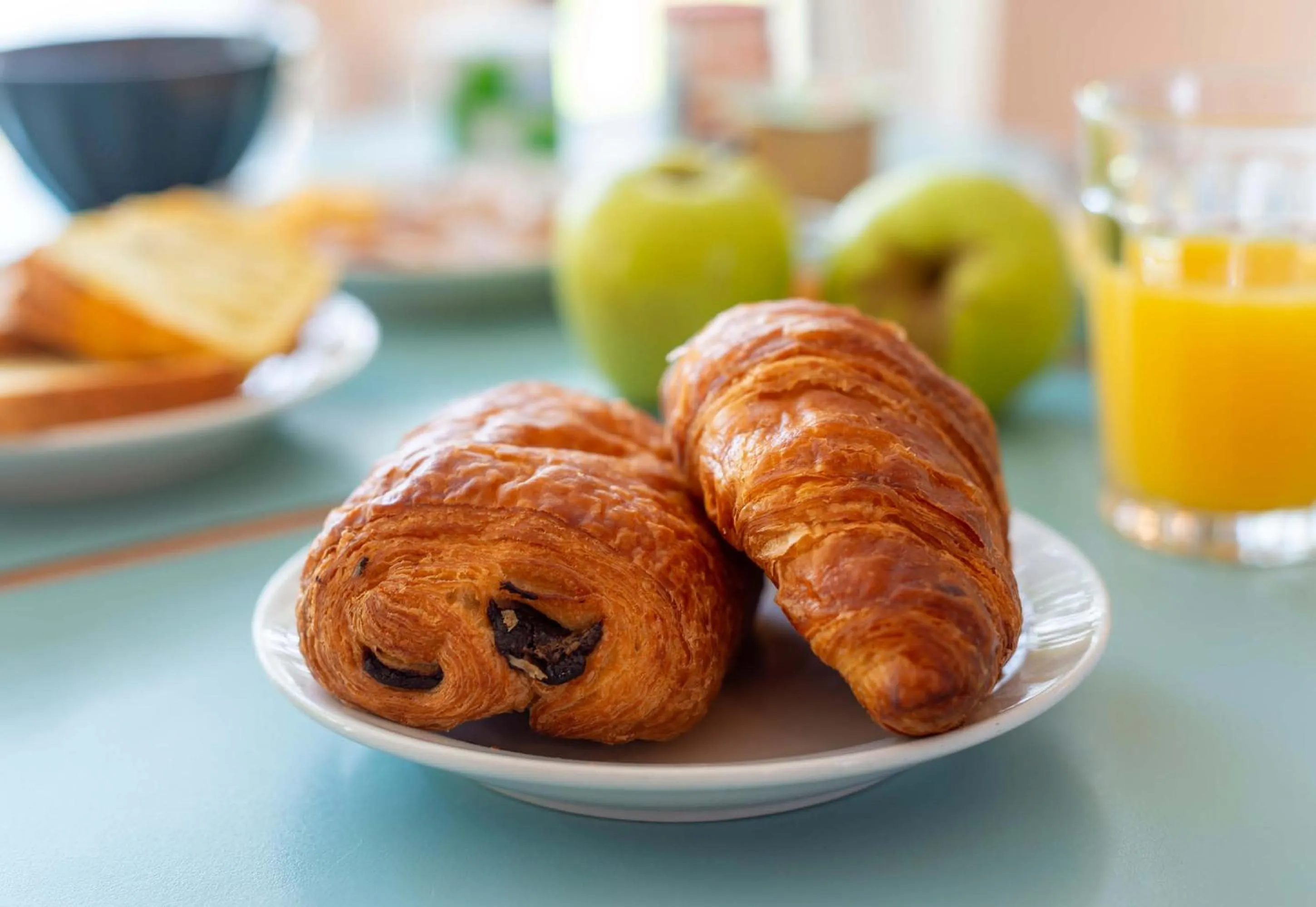 Breakfast in B&B HOTEL Montauban