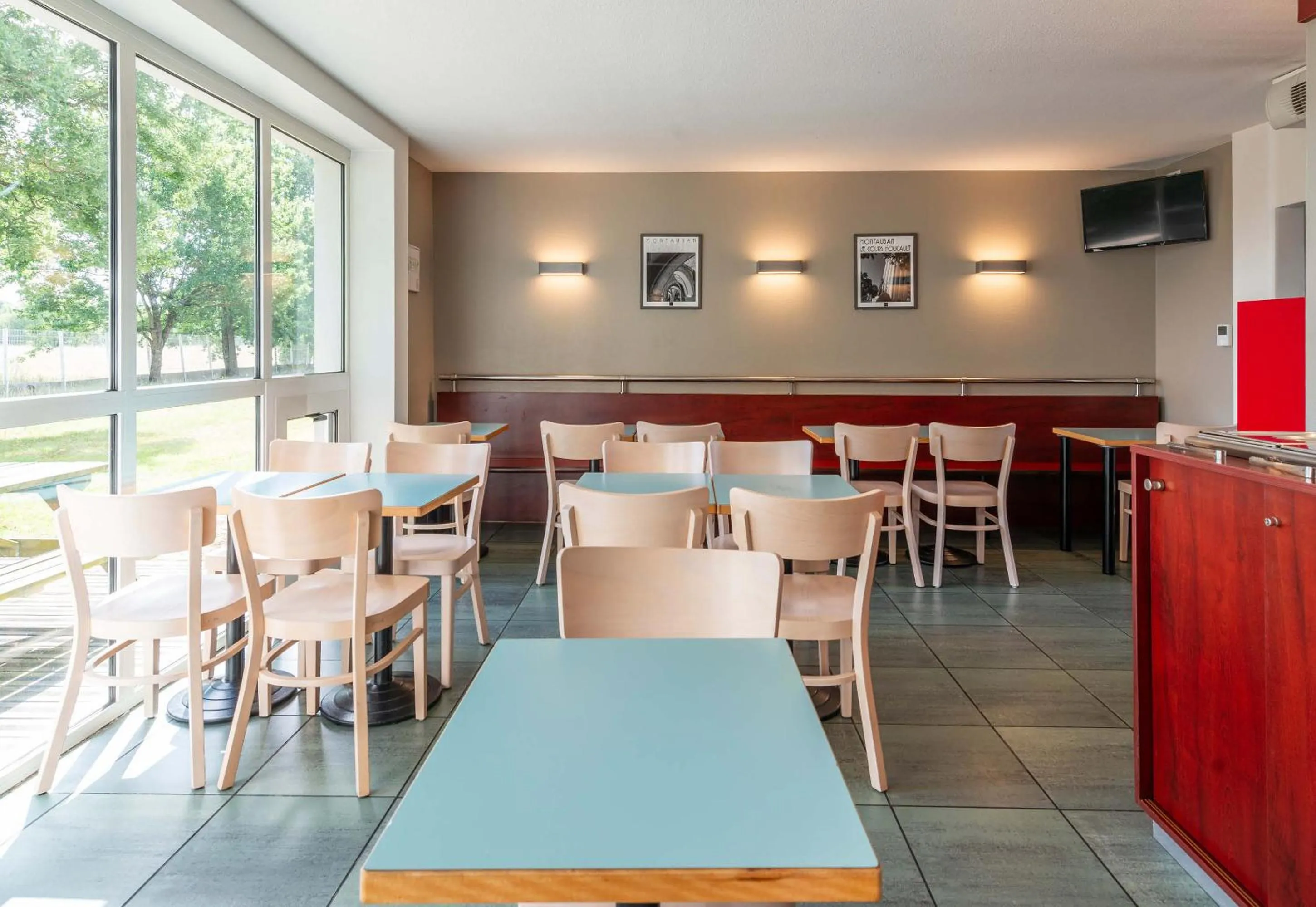 Restaurant/places to eat in B&B HOTEL Montauban