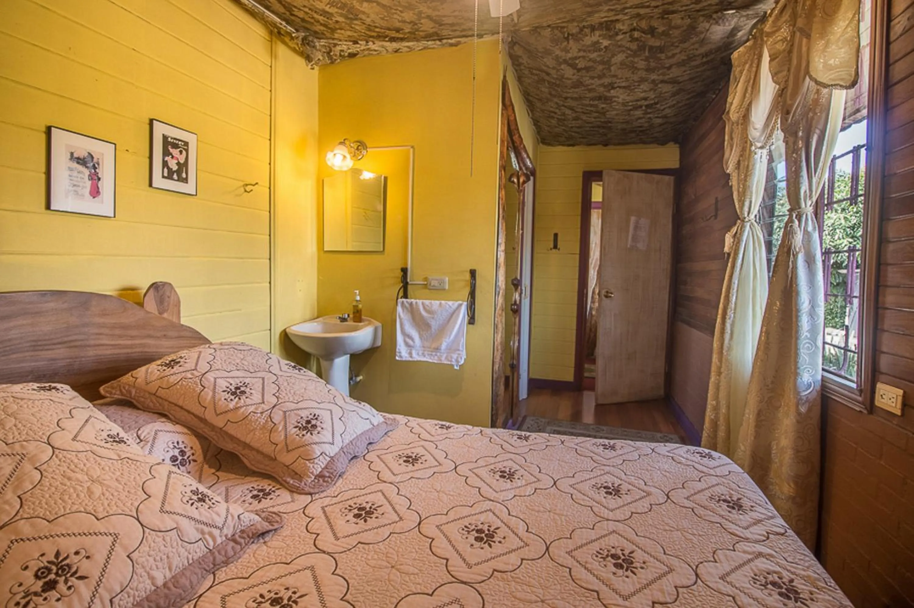 Bed in Casa Antigua Hotel