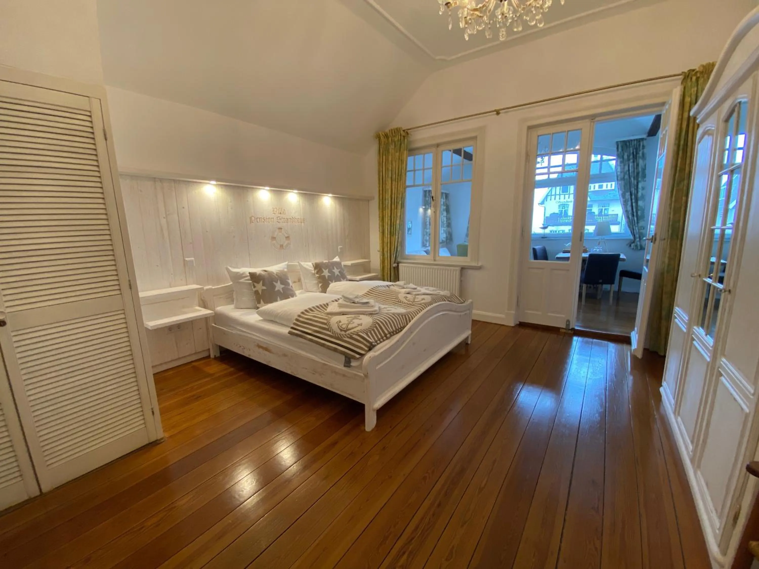 Photo of the whole room, Bed in Villa Pension Strandhaus - adults only