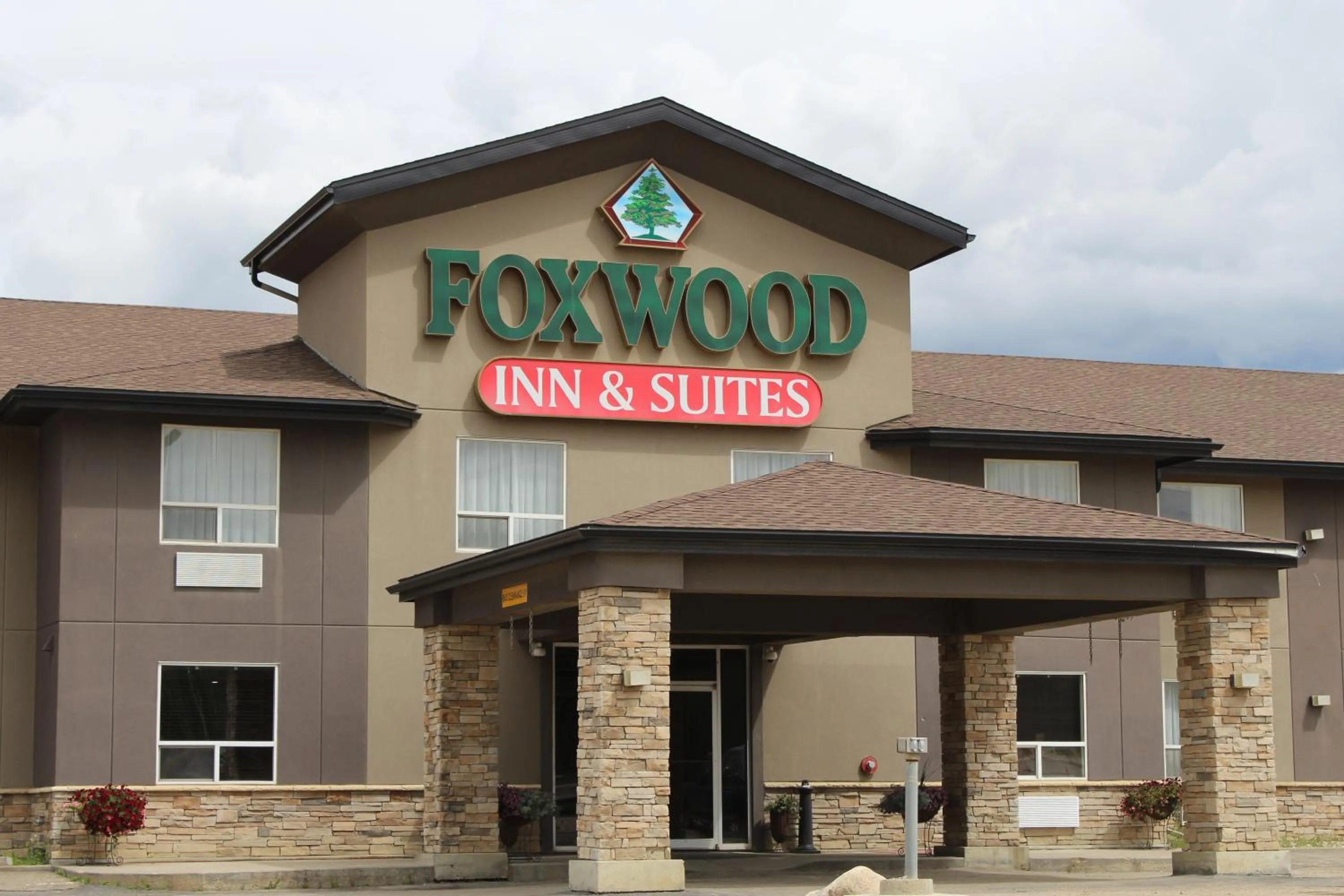 Facade/entrance in Foxwood Inn and Suites