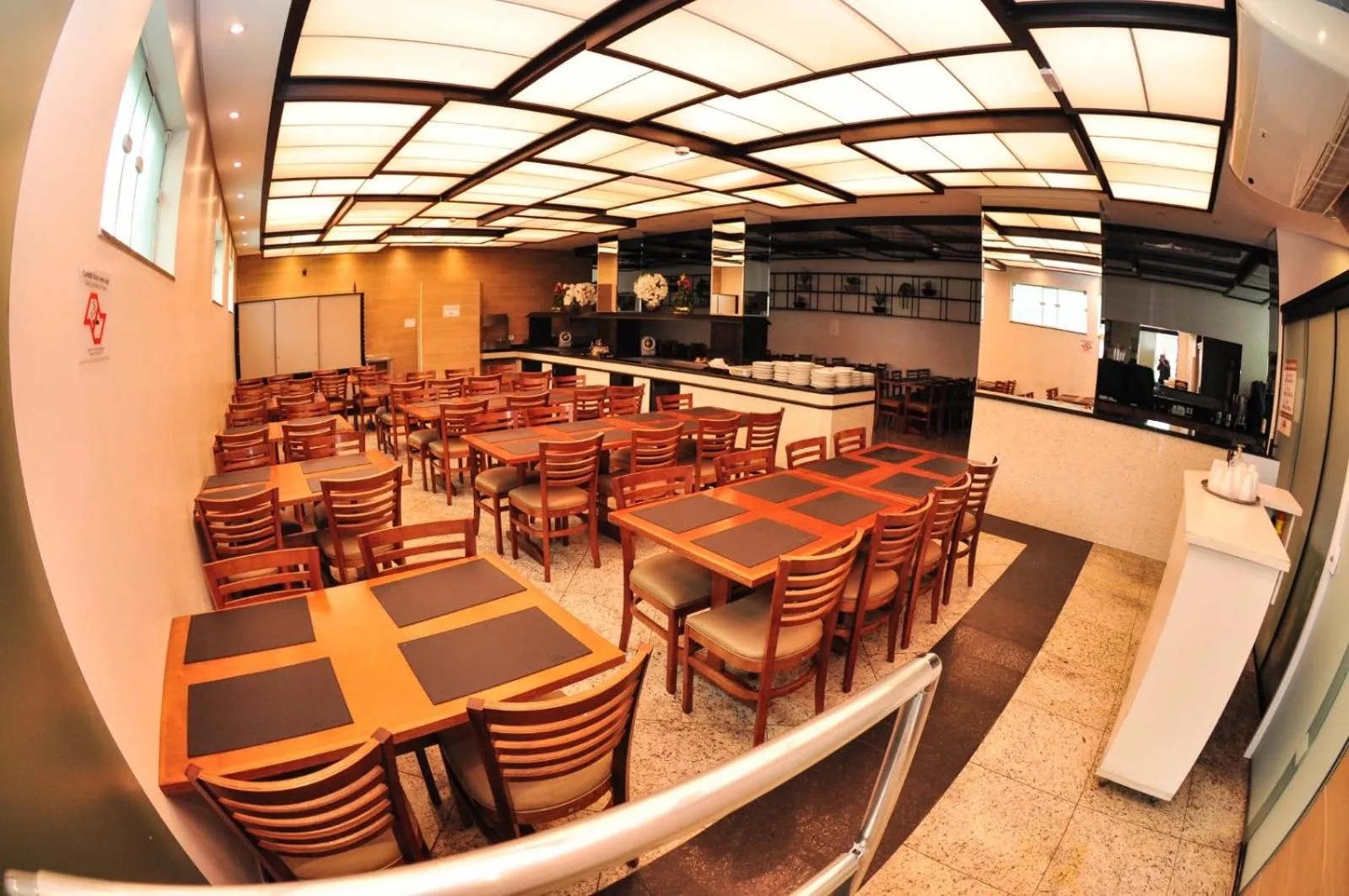 Restaurant/places to eat in Eldorado Palace Hotel