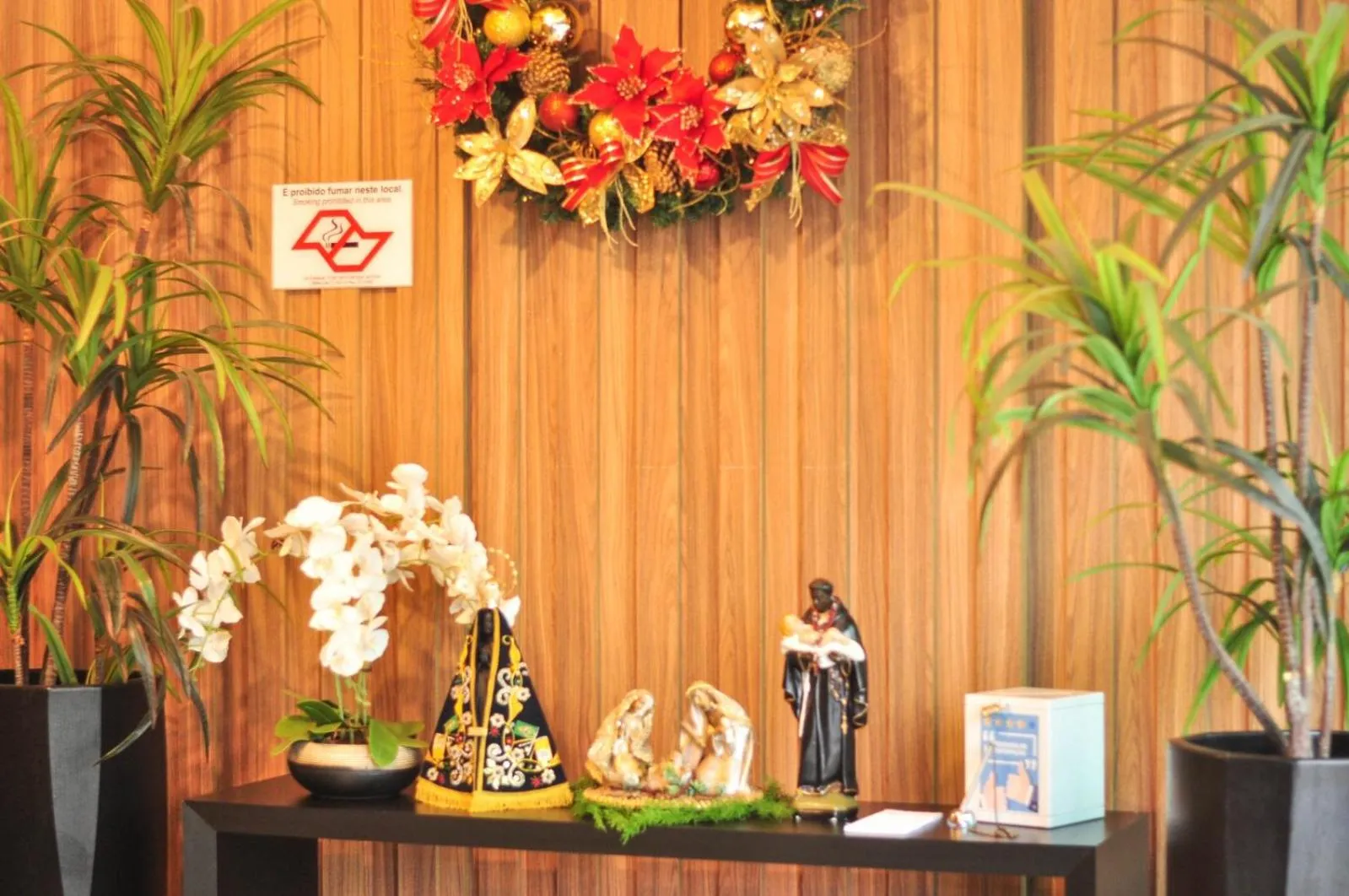 Decorative detail in Eldorado Palace Hotel