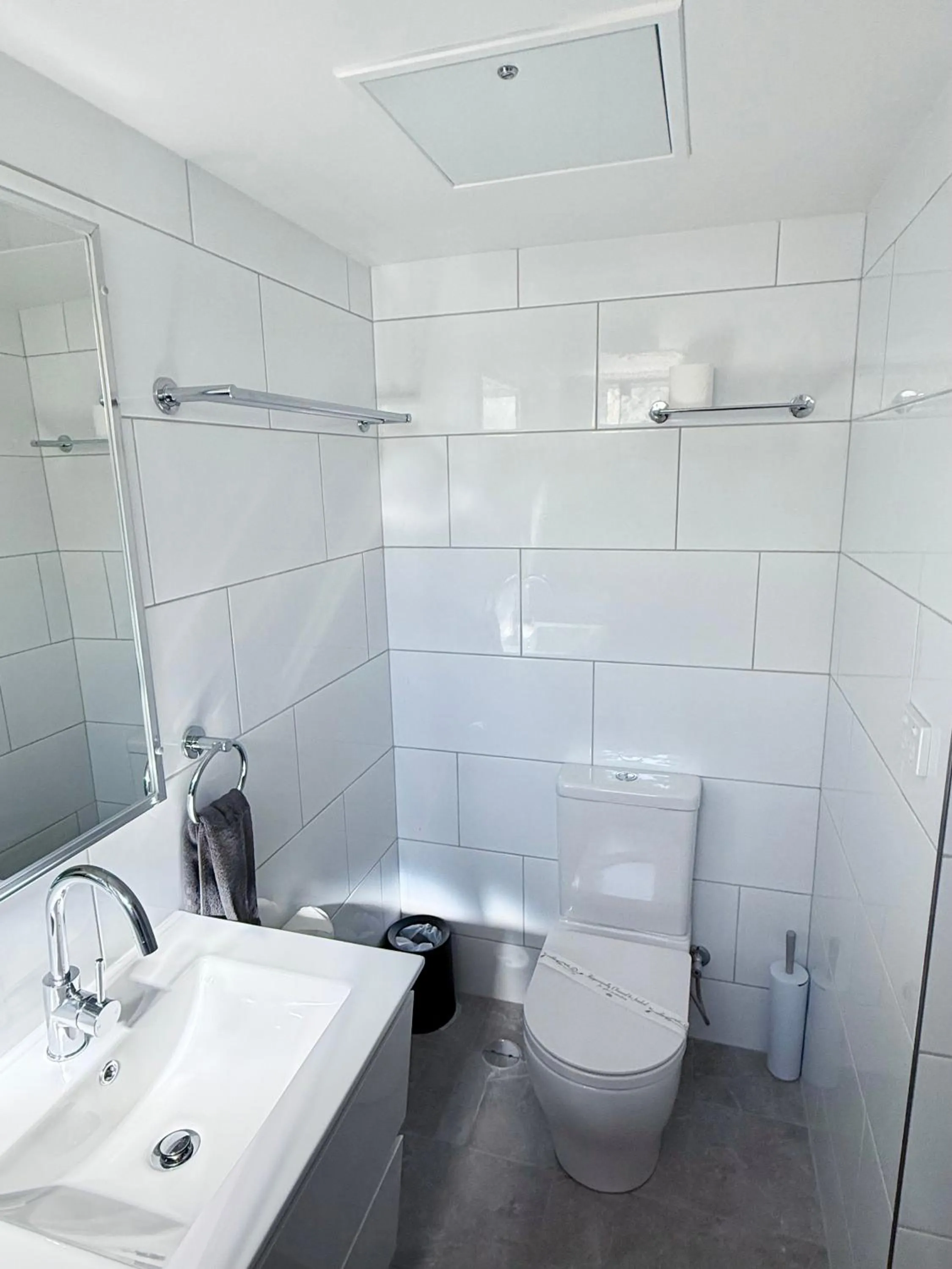 Toilet in Childers Oasis Motel