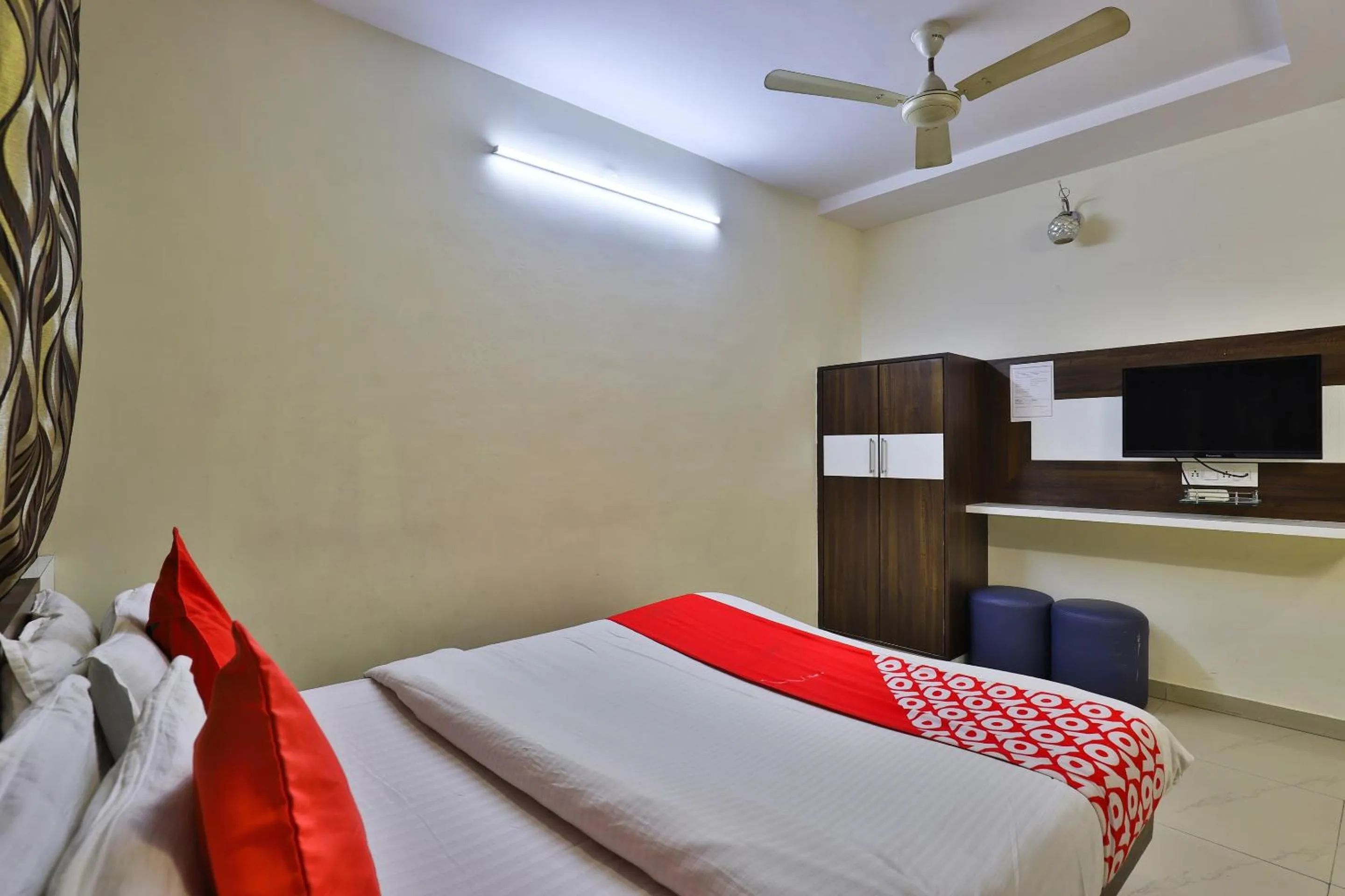 Bedroom in Hotel O Sri Balaji Residency