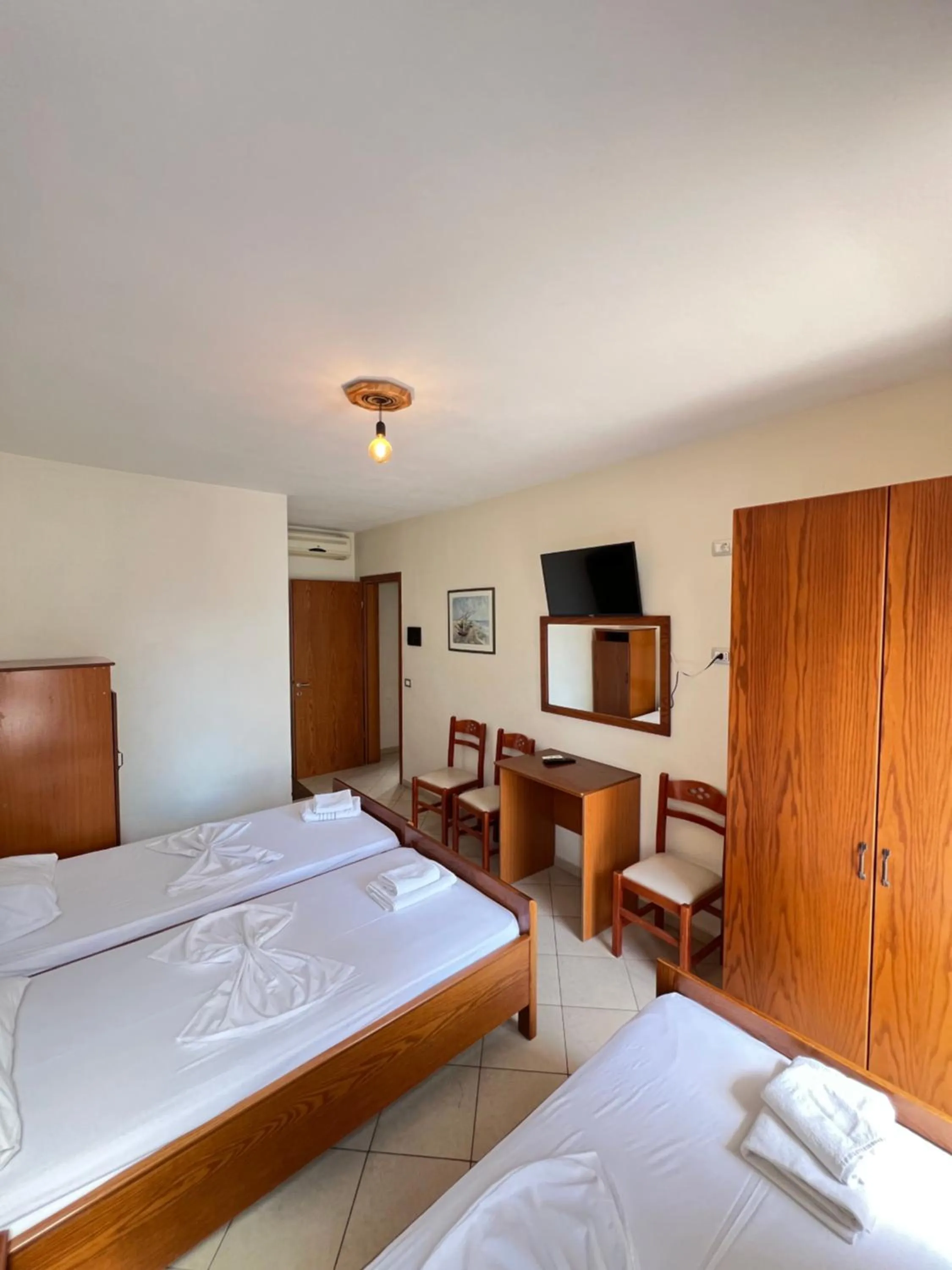 TV and multimedia in Hotel Veli