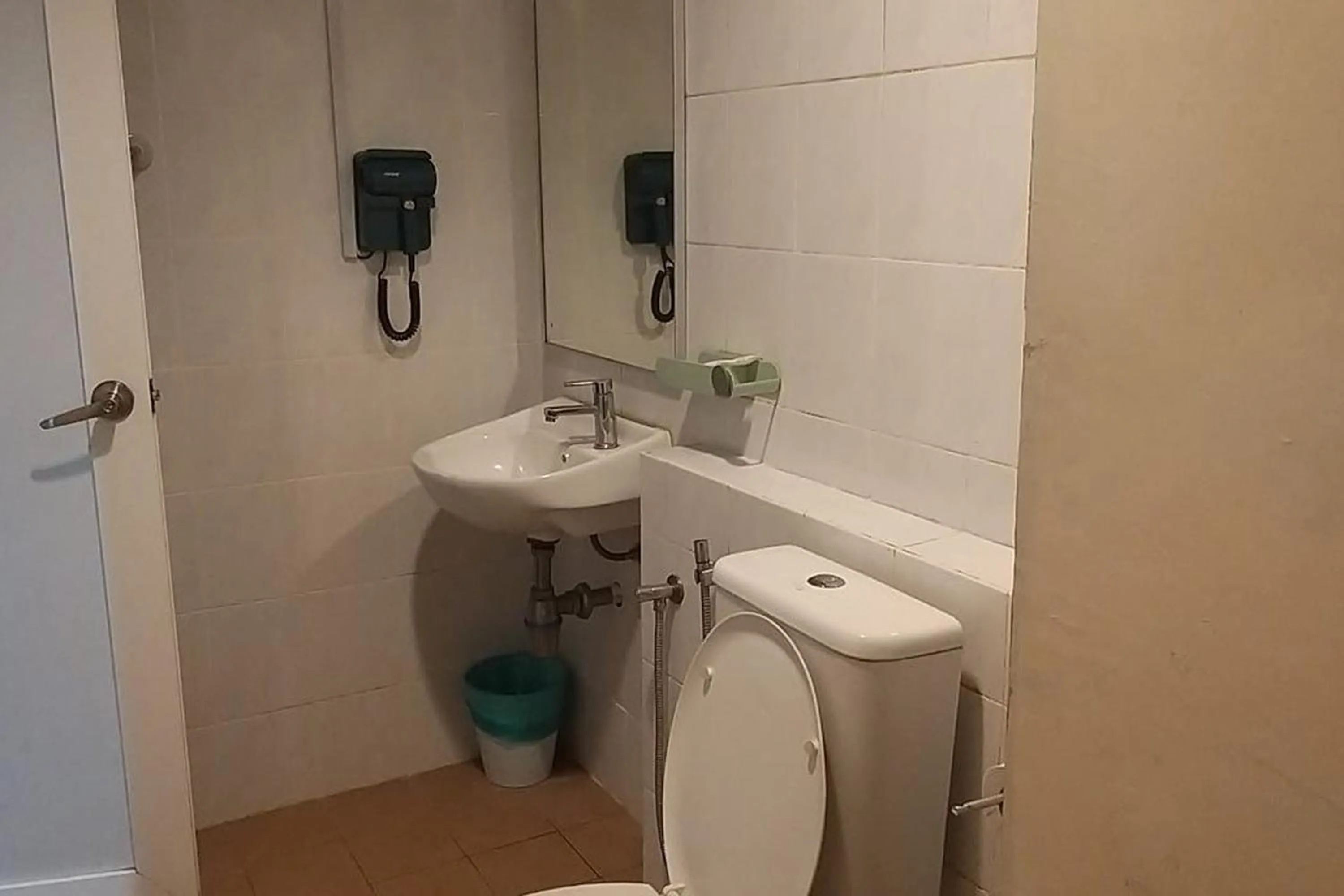 Toilet in BR Parklands Hotel
